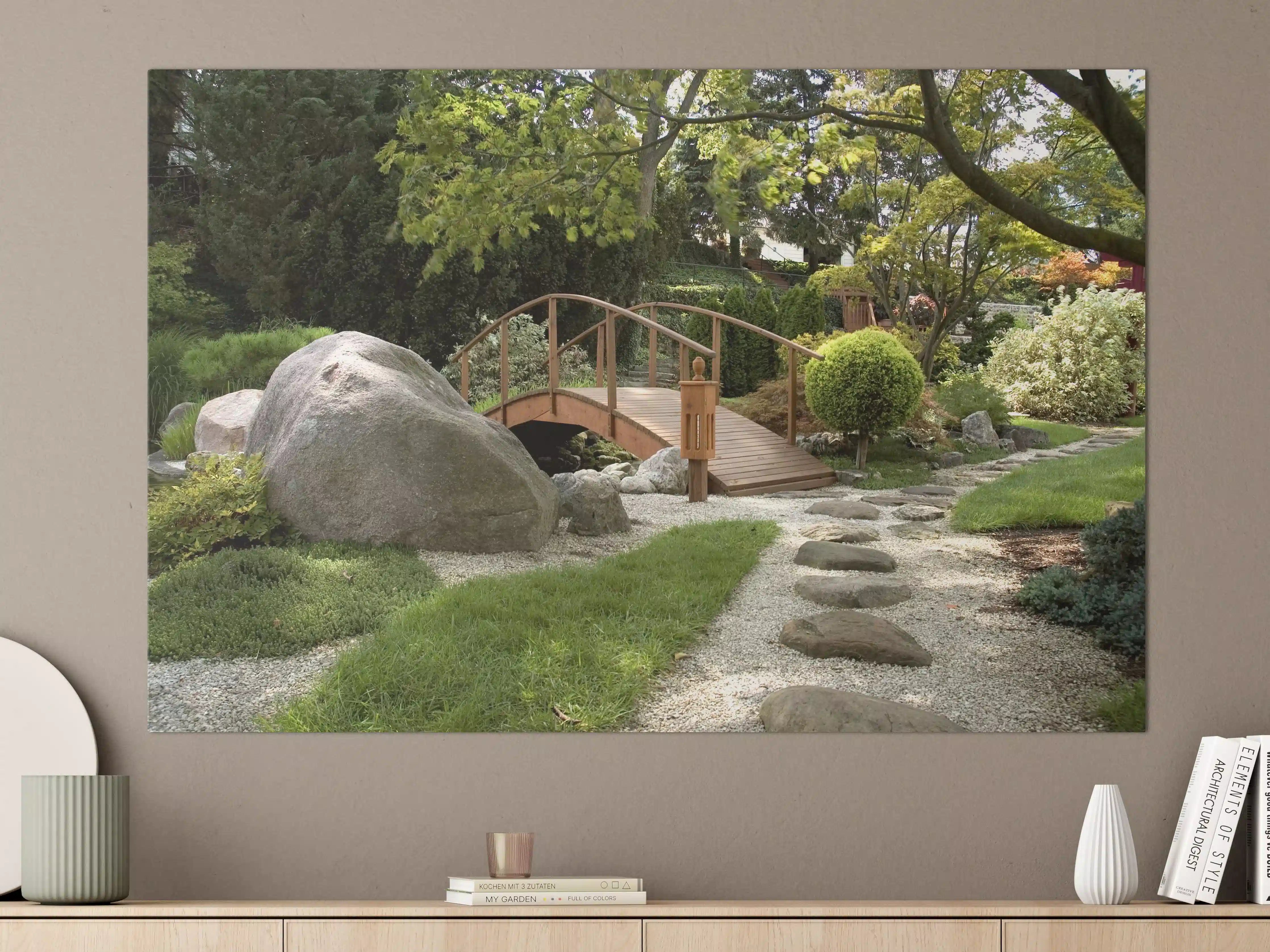 Große Wandbilder - Harmonie im Gartendesign mit Brücke und Natur