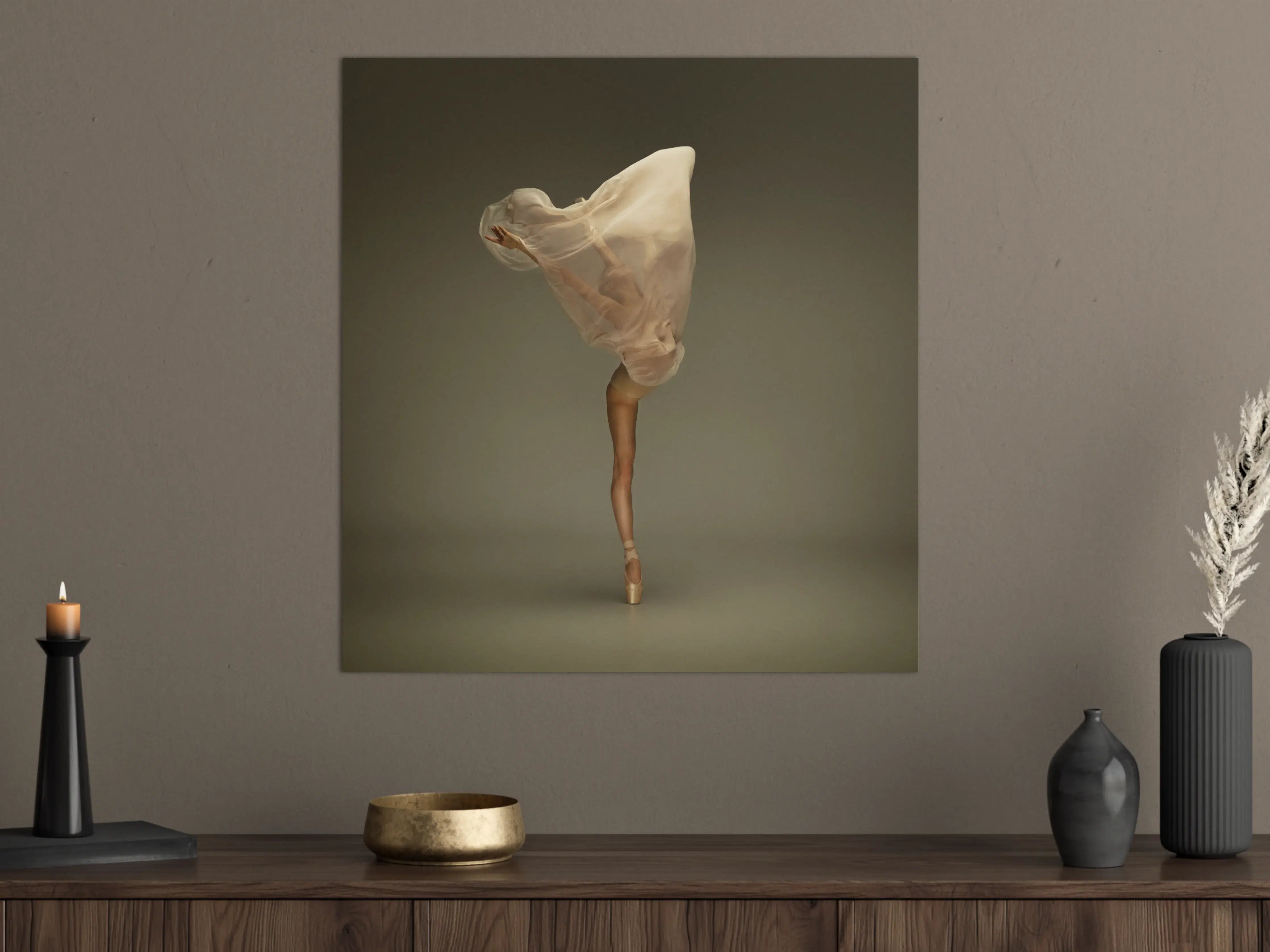 Große Wandbilder - Junge Ballerina in grauem Studio