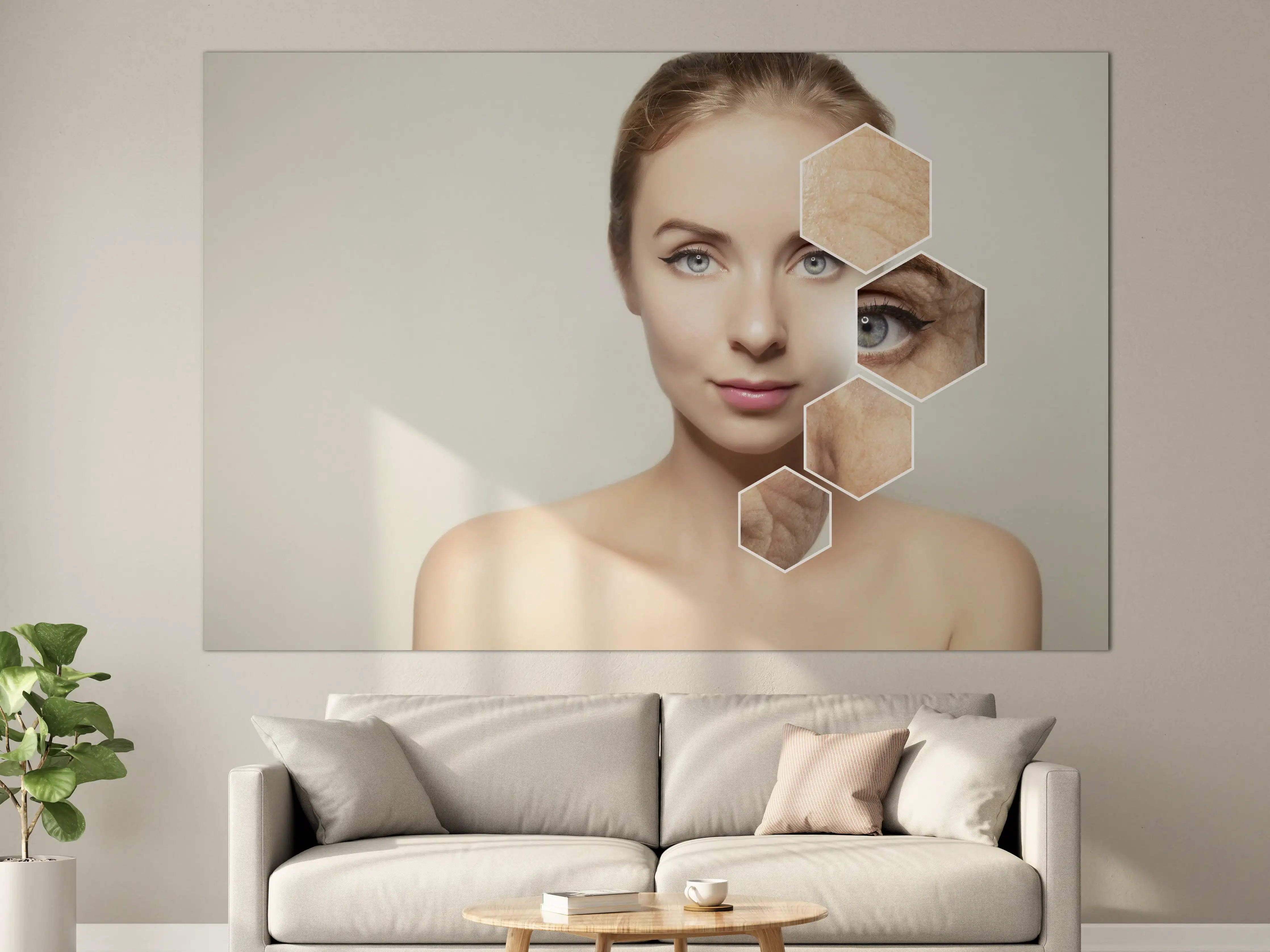 Große Wandbilder - Junge Frau mit Grafikelementen alter Haut