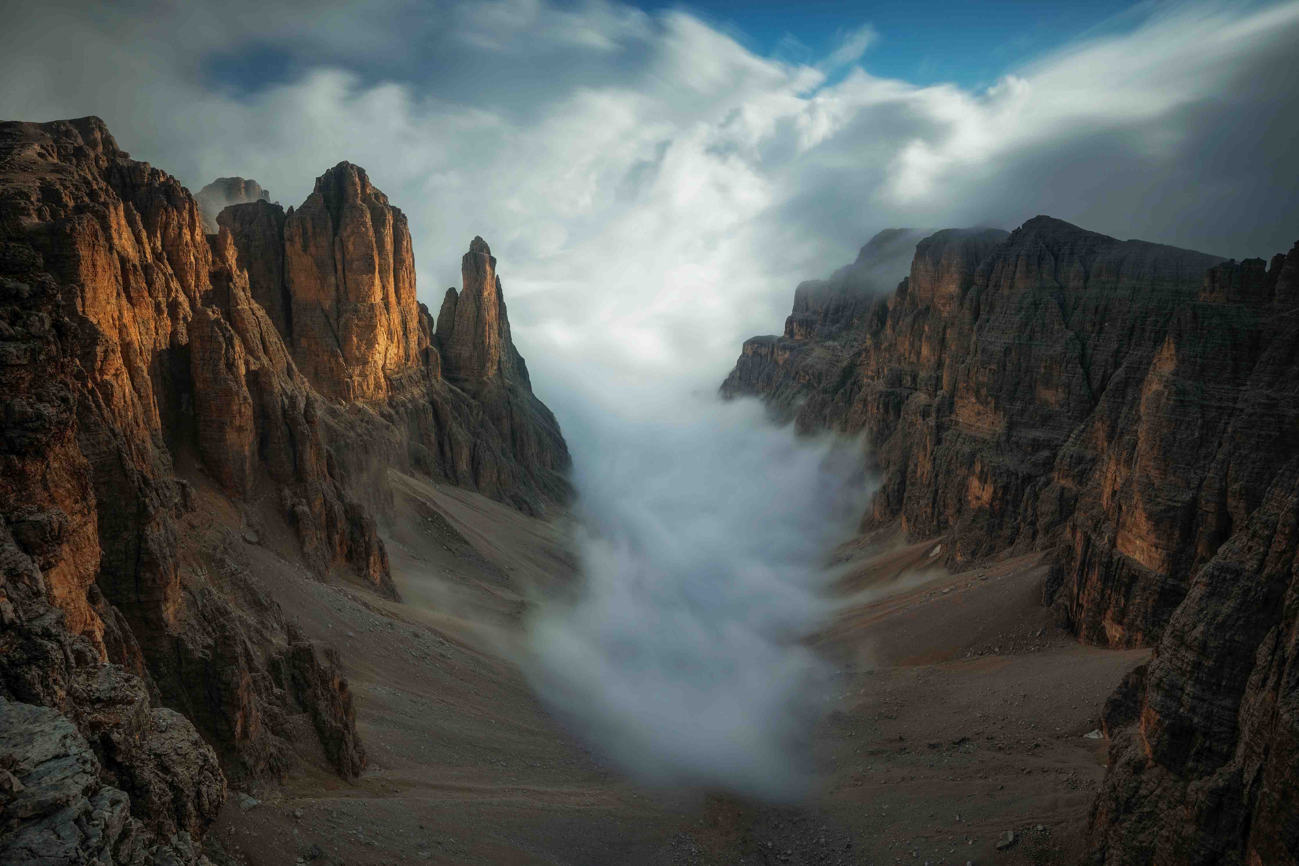 Große Wandbilder-Majestätische Bergwelt mit Wolkenmeer