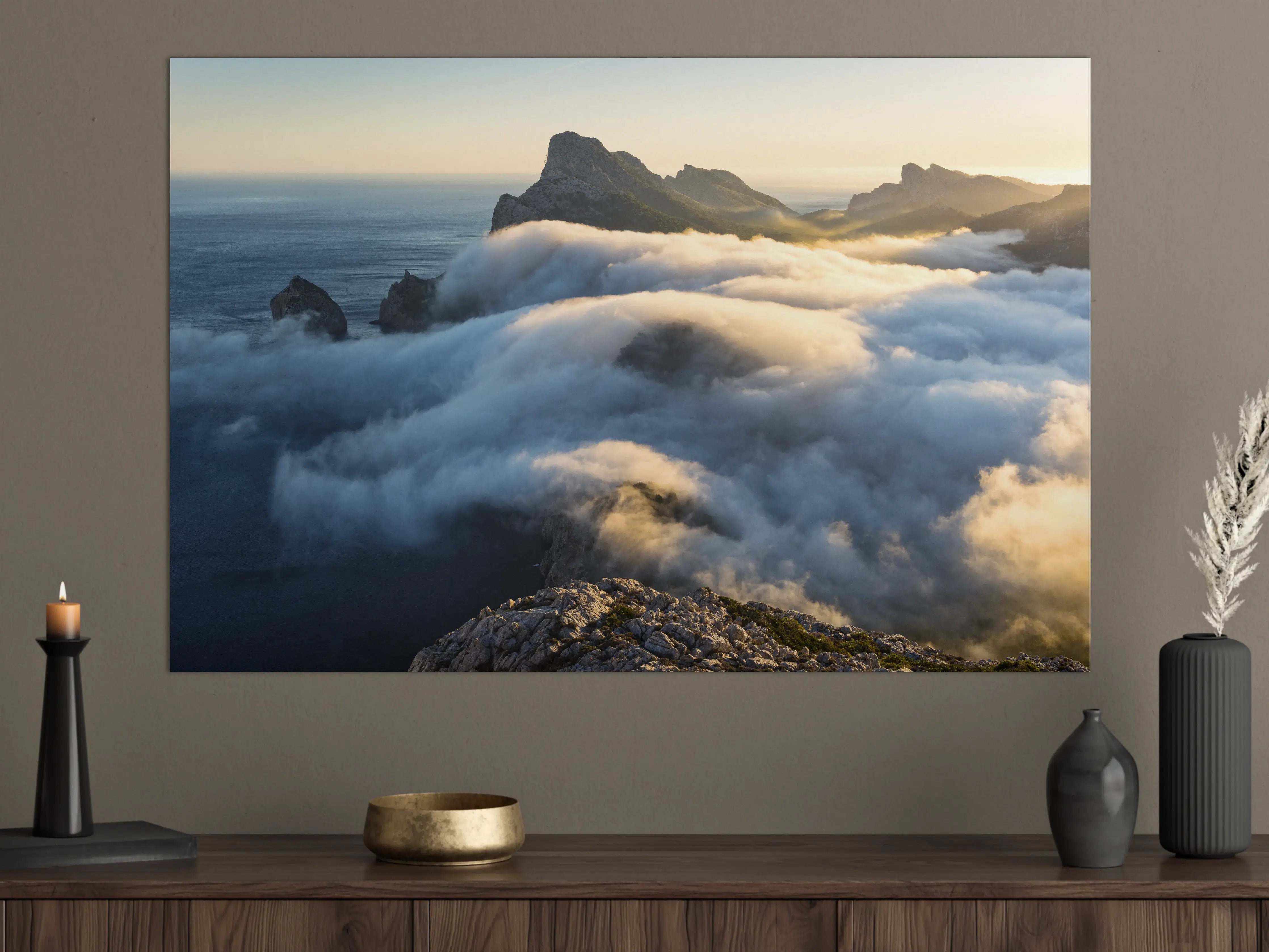 Große Wandbilder - Majestätischer Küstenberg mit Wolken
