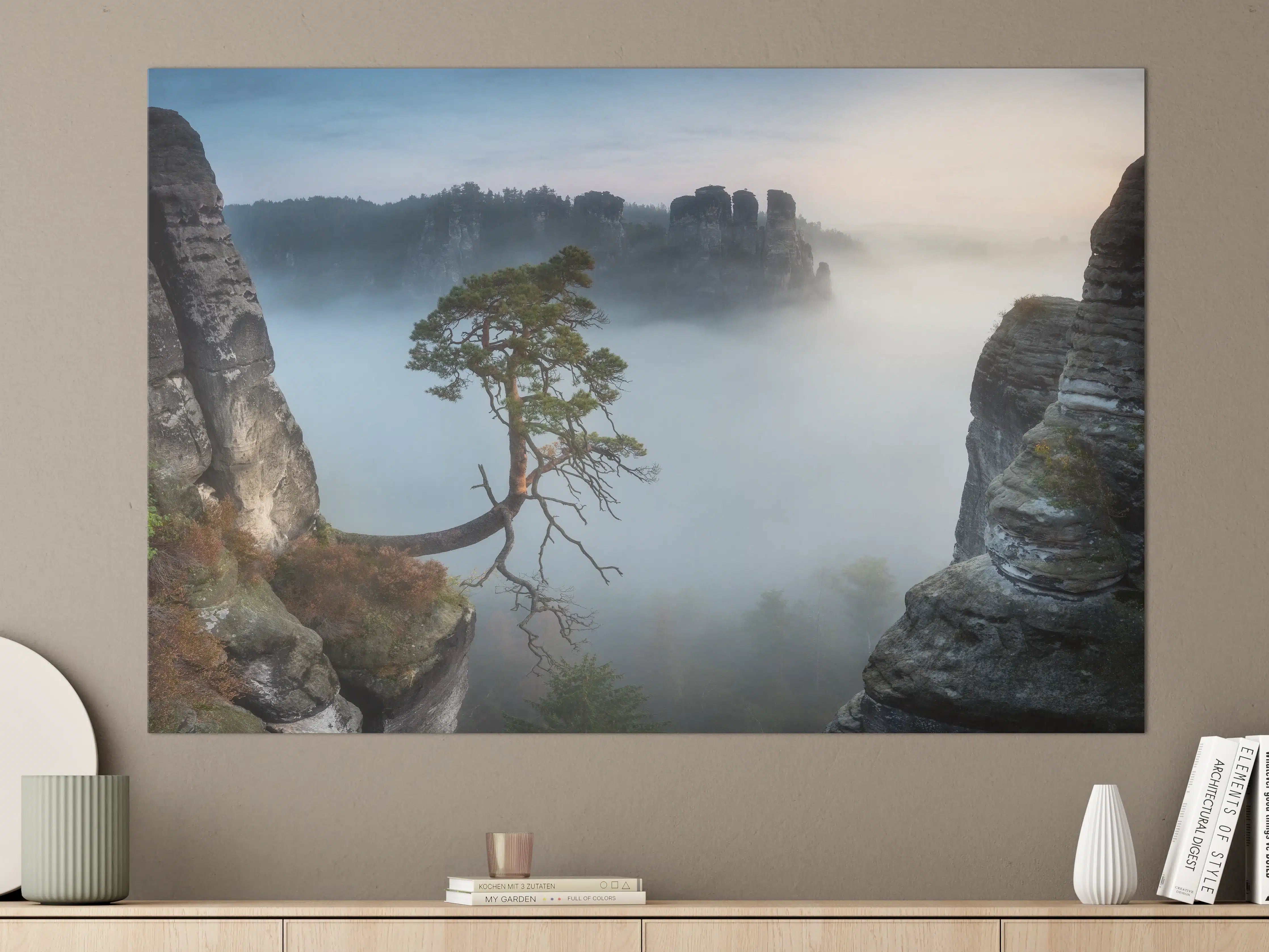Große Wandbilder - Mystische Bergwelt mit Nebel und Felsen
