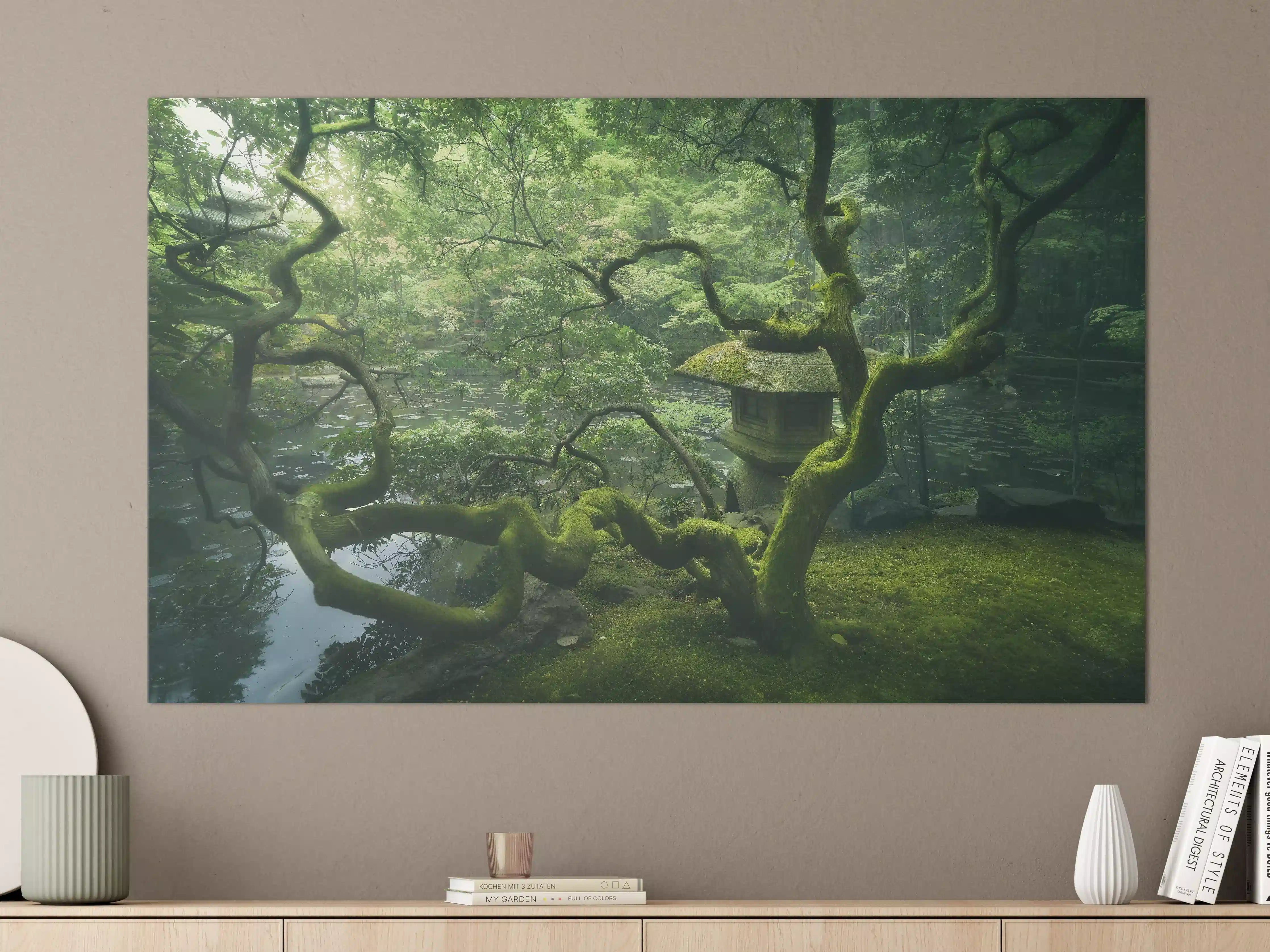 Große Wandbilder - Mystischer grün bewachsener Baum im Zen-Garten