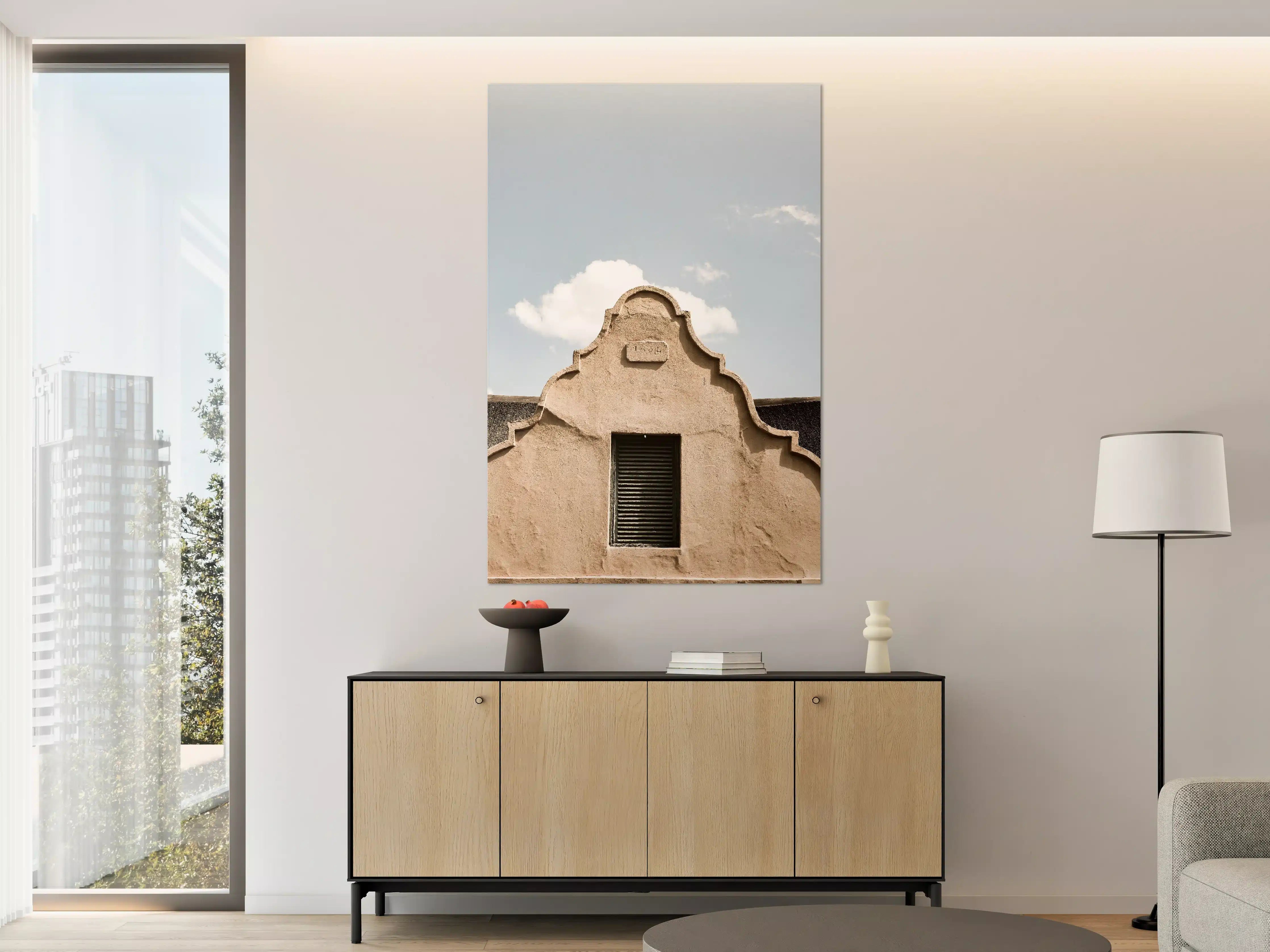 Große Wandbilder - Pastellfarbene Hausfassade mit geschwungenem Giebel