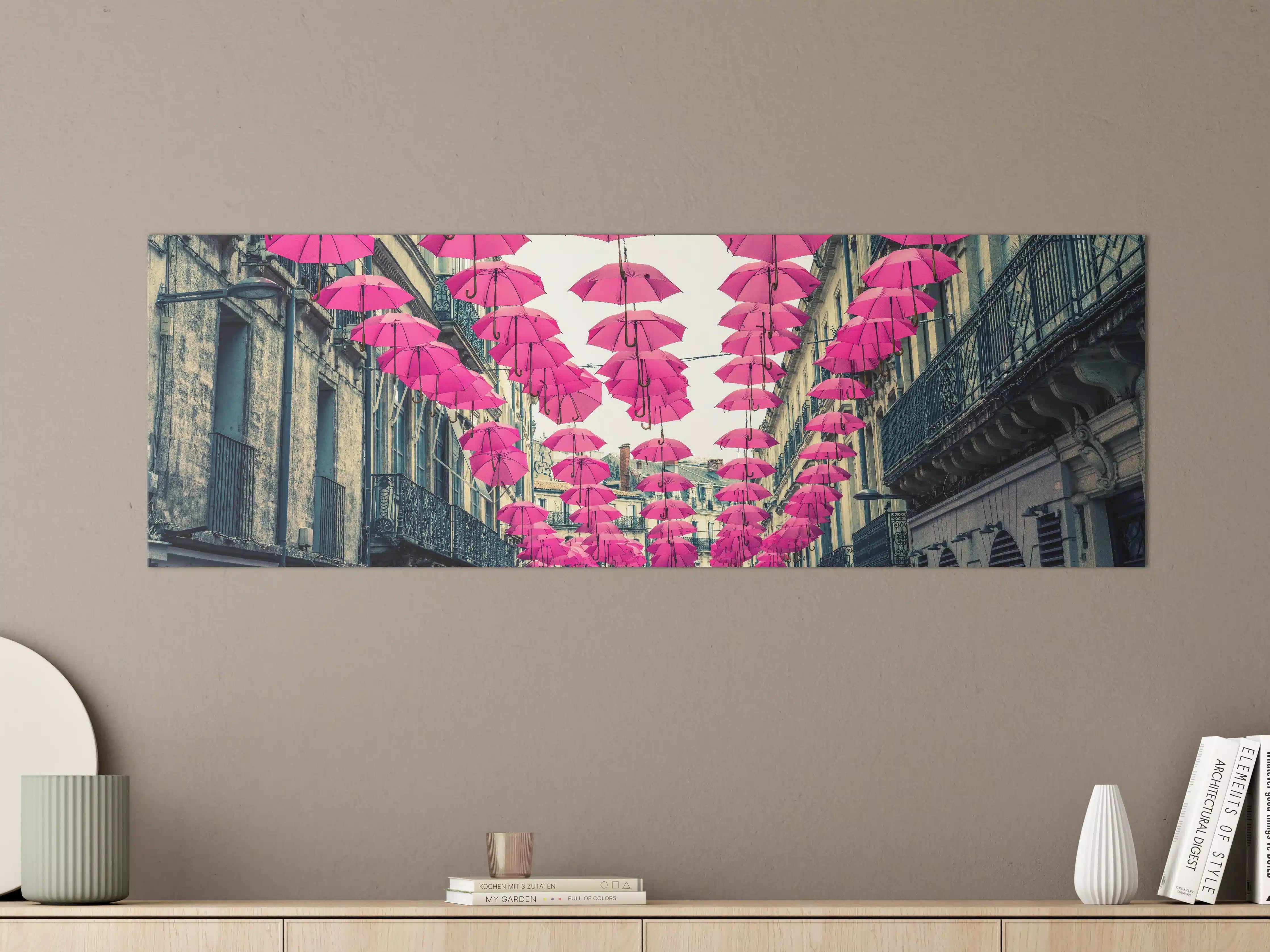 Große Wandbilder - Pinke Schirme Straßendekoration