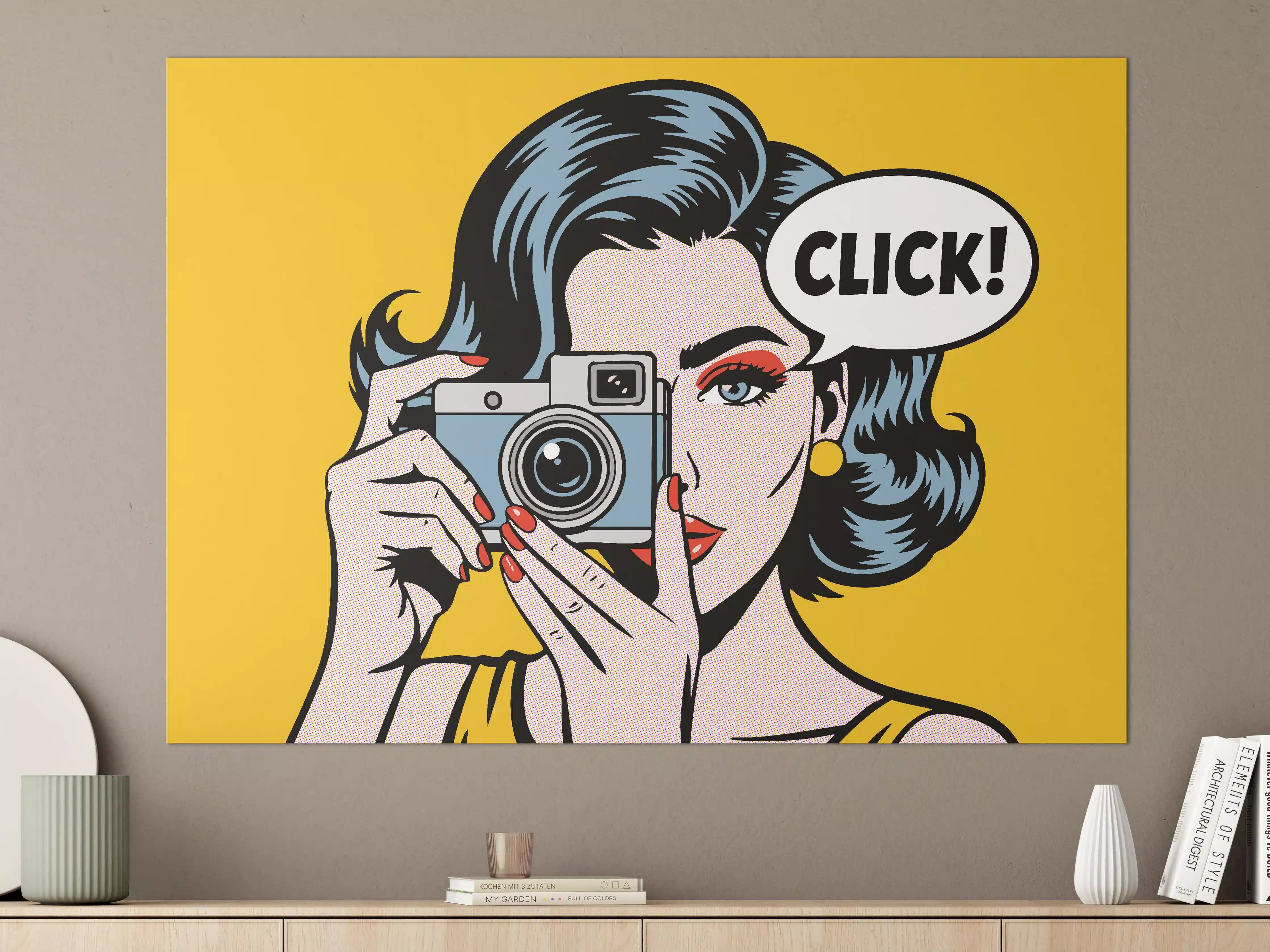 Große Wandbilder - Pop-Art Frau mit Kamera auf Gelbem Hintergrund