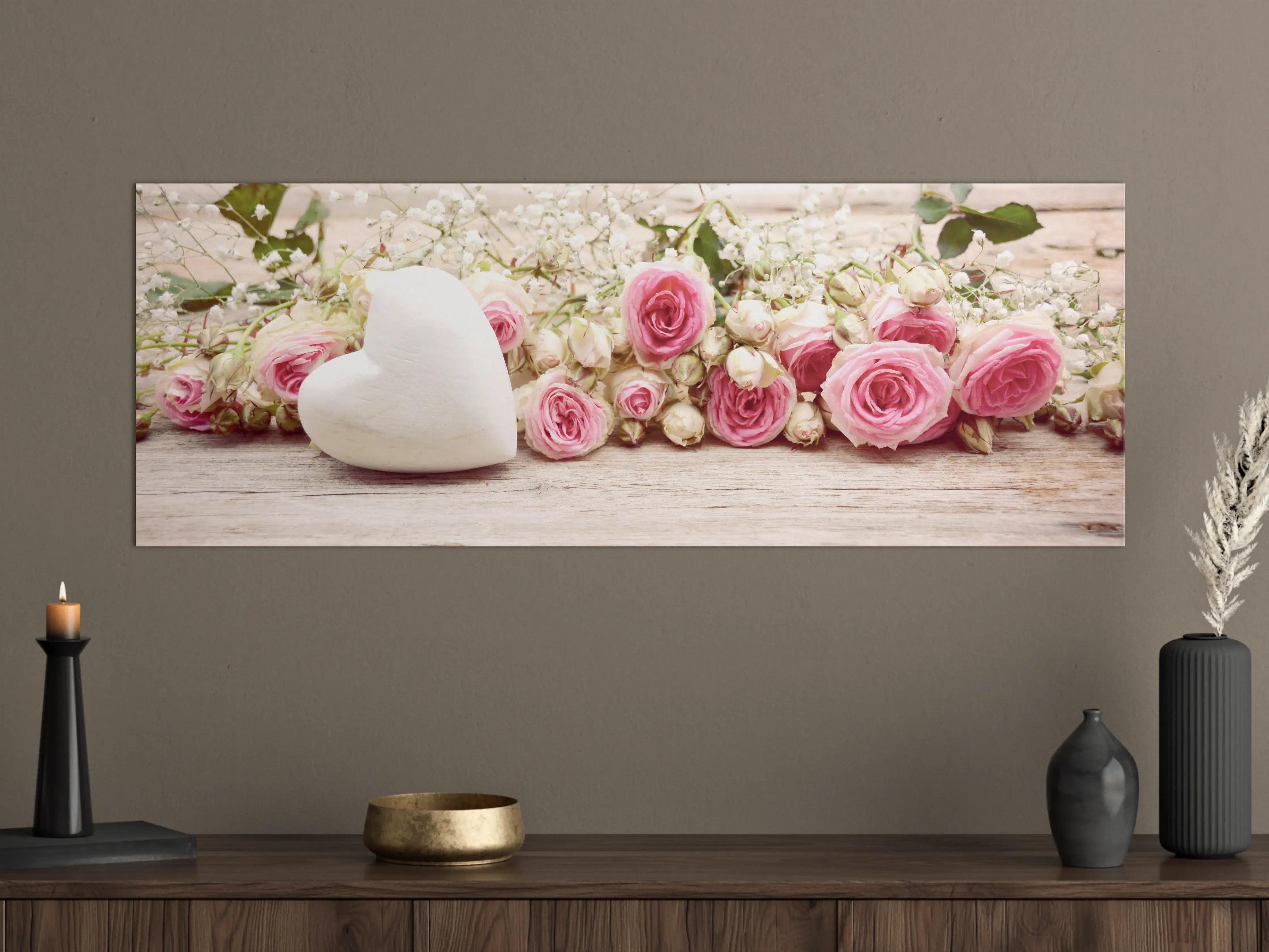 Große Wandbilder - Romantische Rosenzwiebel mit Herzdeko