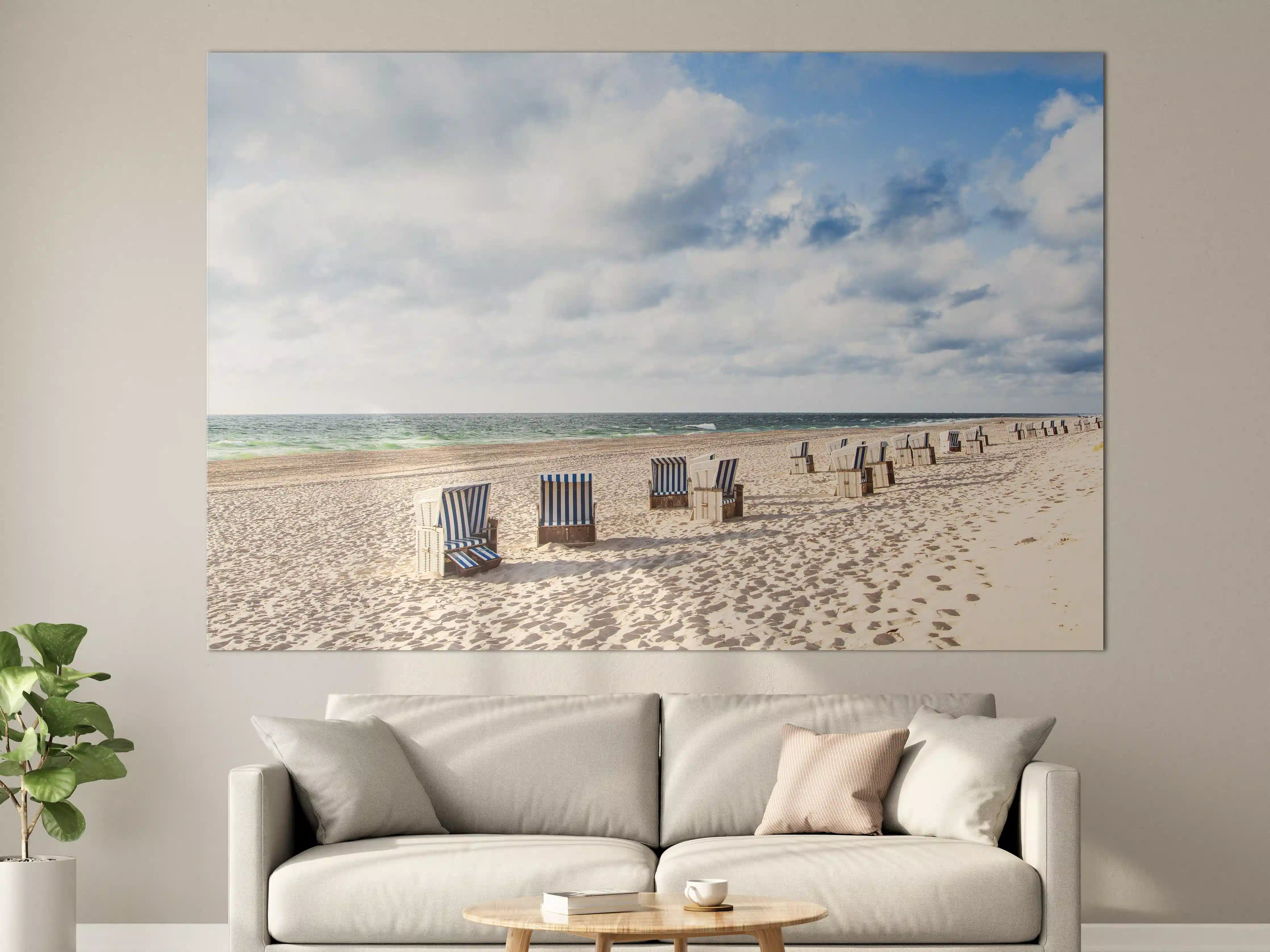 Große Wandbilder - Schöne Strandliegestühle in Blau und Weiß