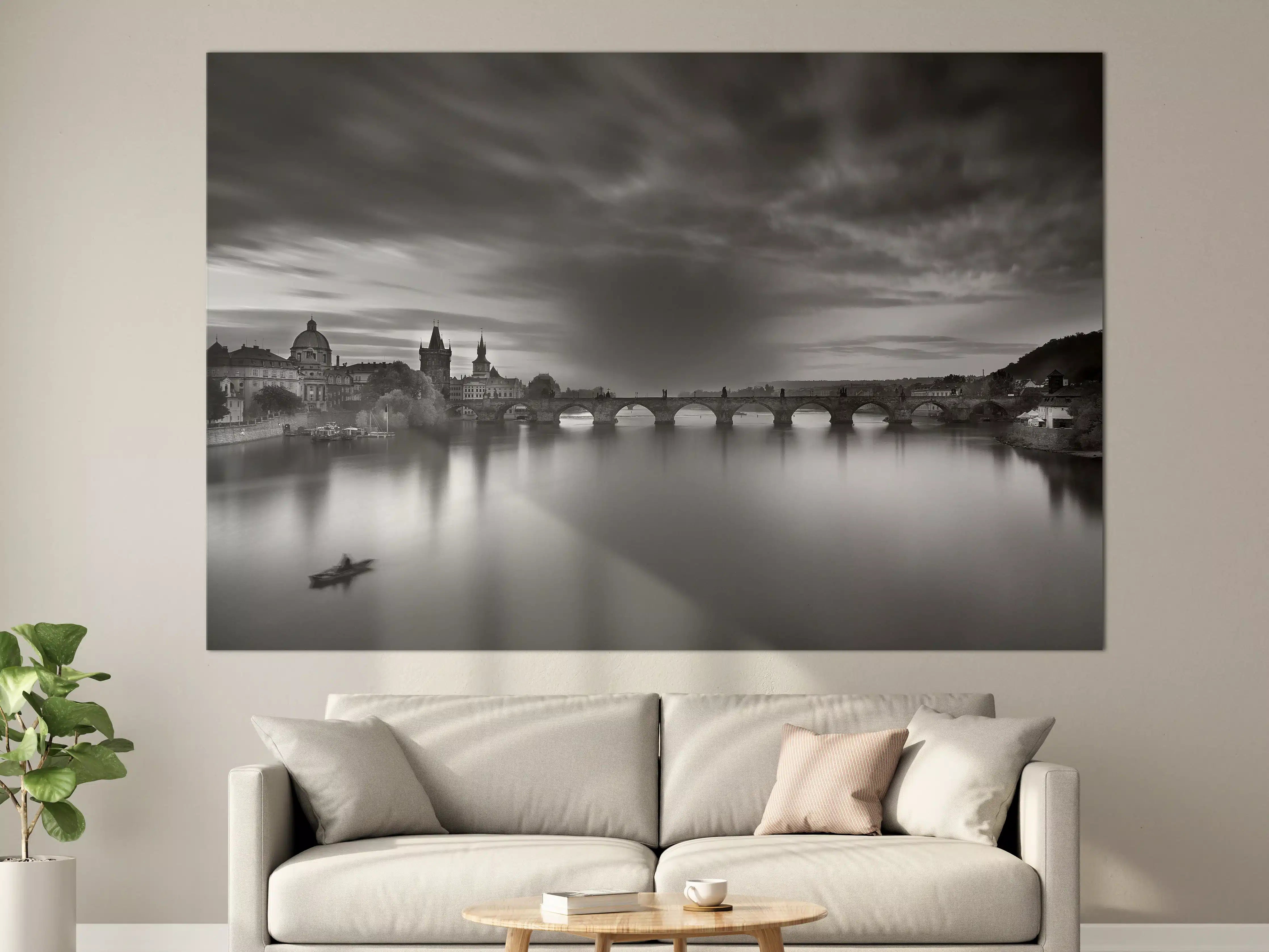 Große Wandbilder - Schwarz-Weiß-Stadtansicht mit Fluss und Brücke