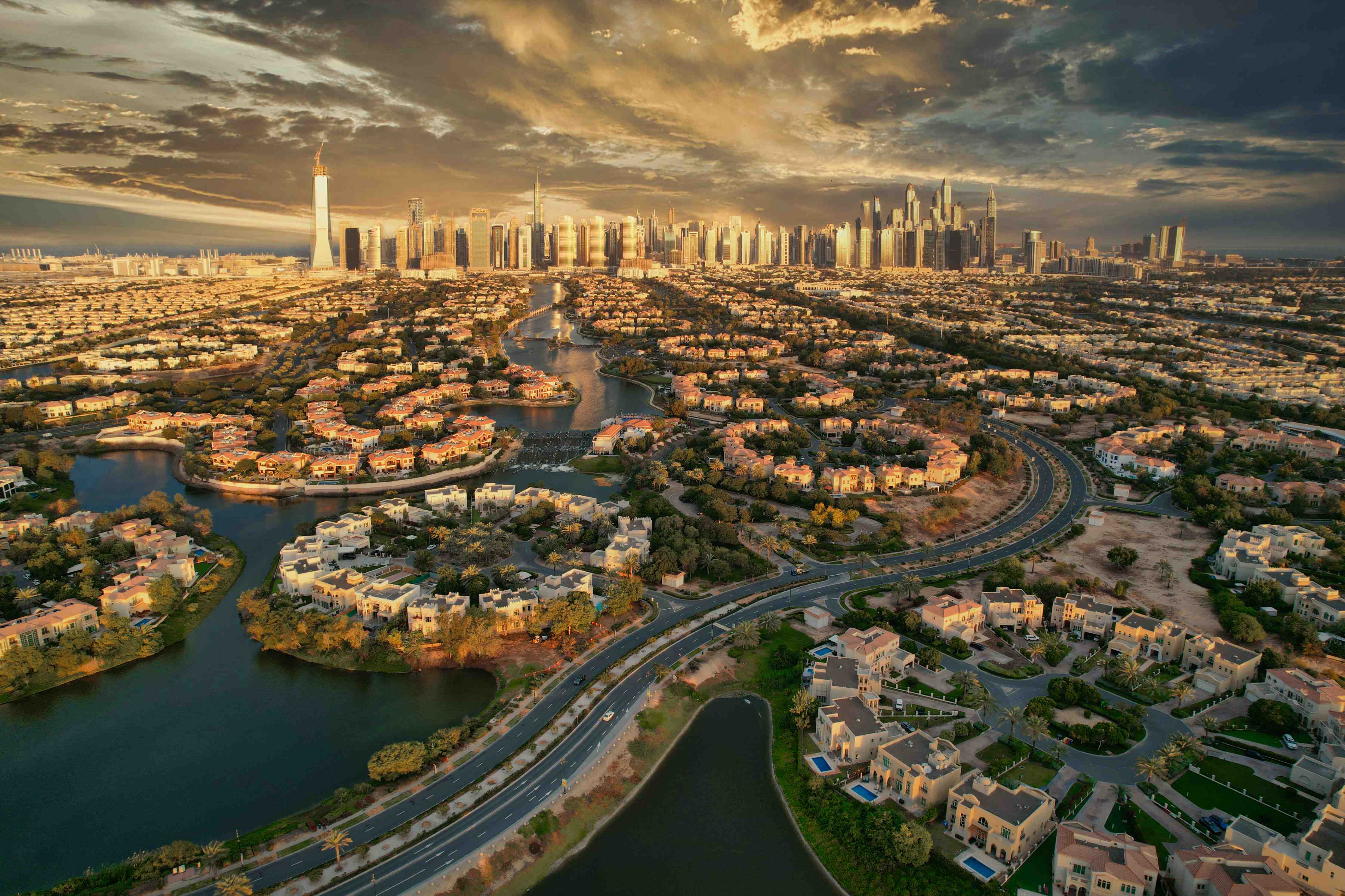 Große Wandbilder-Stadt im Dämmerlicht