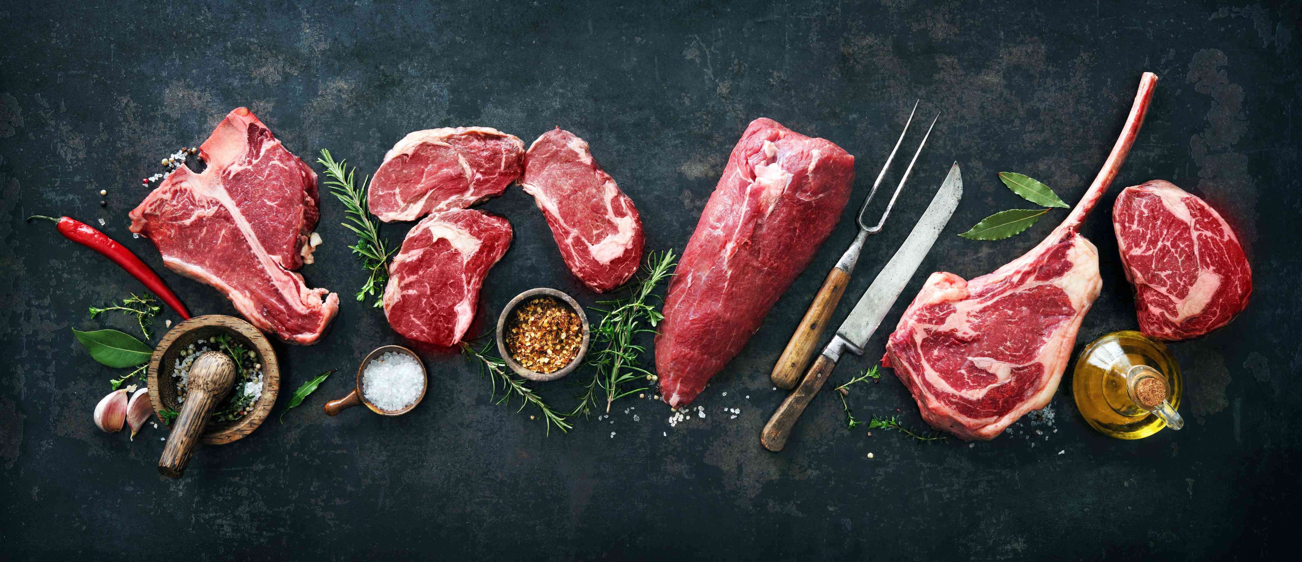 Große Wandbilder-Steakvariationen auf Schieferplatte