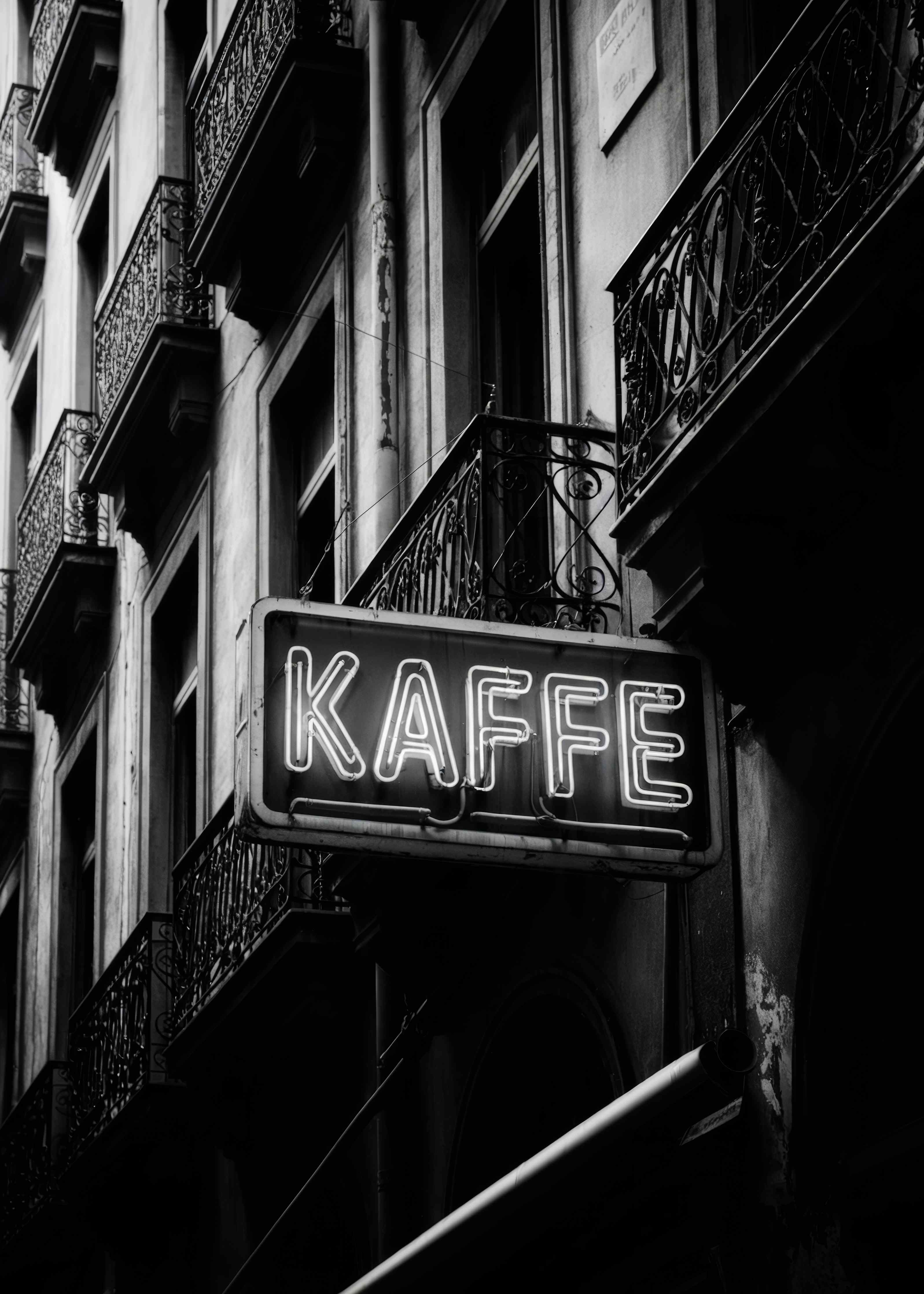 Große Wandbilder-Urbanes Kaffeelogo in Schwarz-Weiß