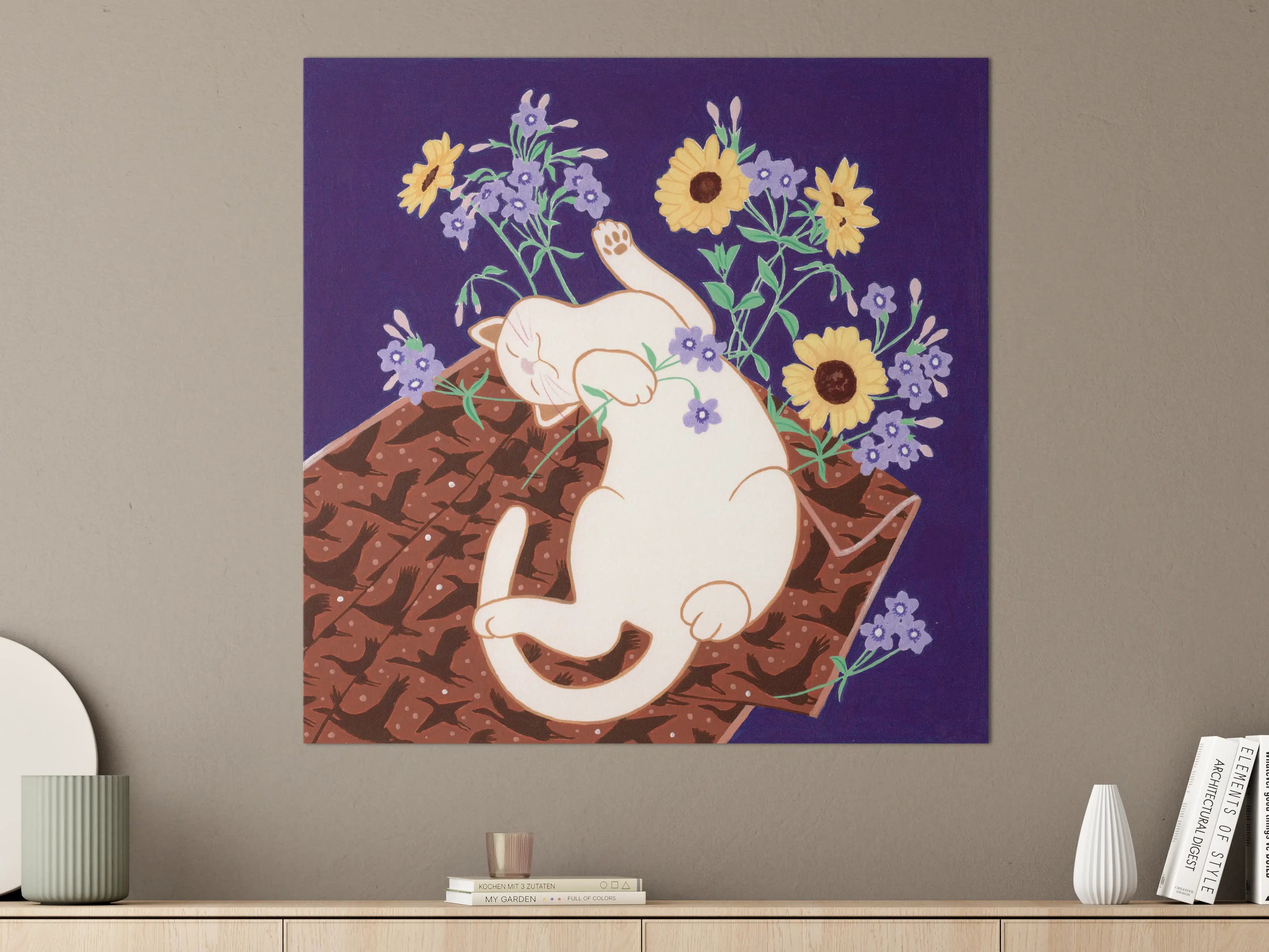 Große Wandbilder - Verspielte Katze zwischen Blumen