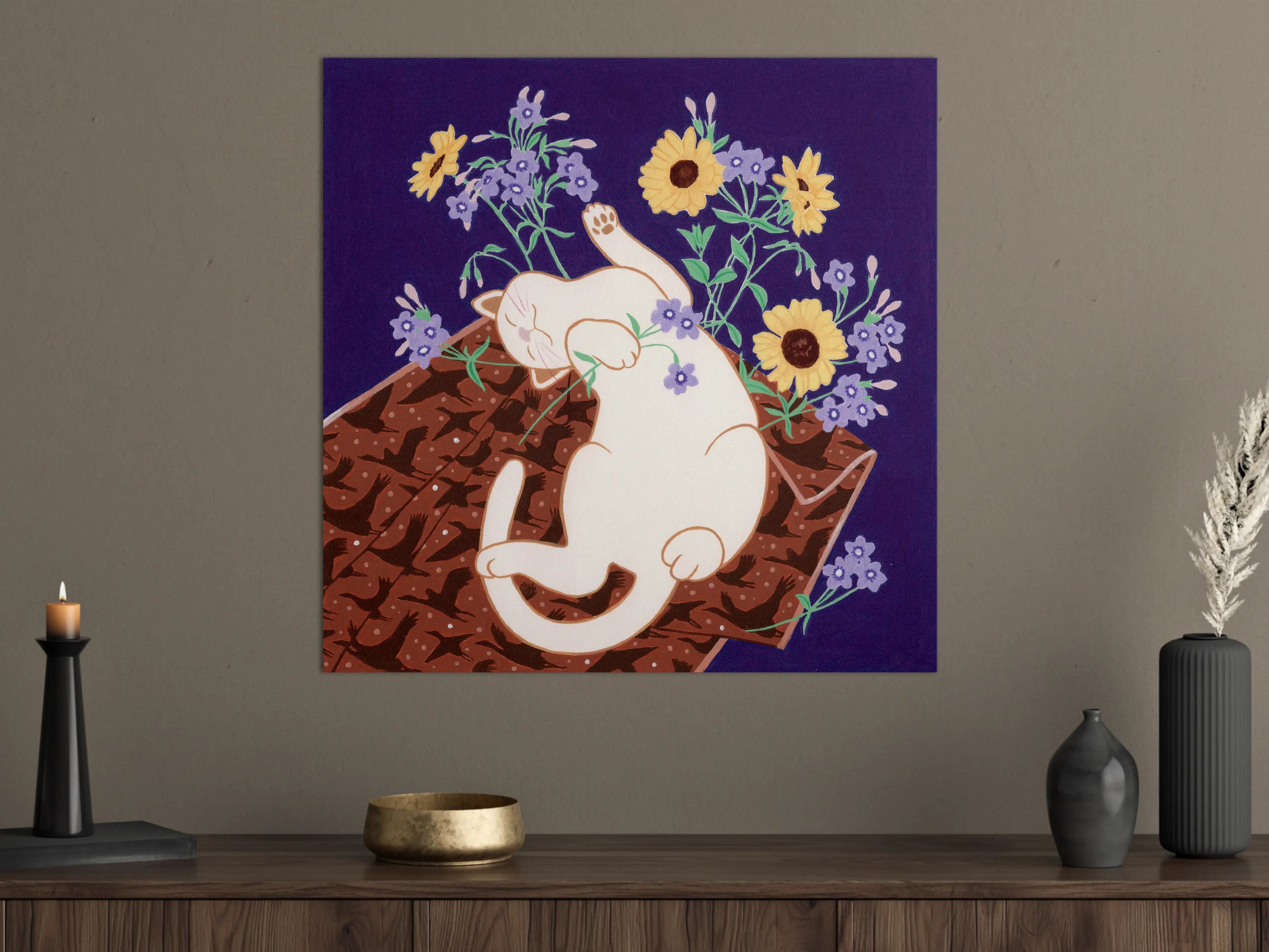 Große Wandbilder - Verspielte Katze zwischen Blumen