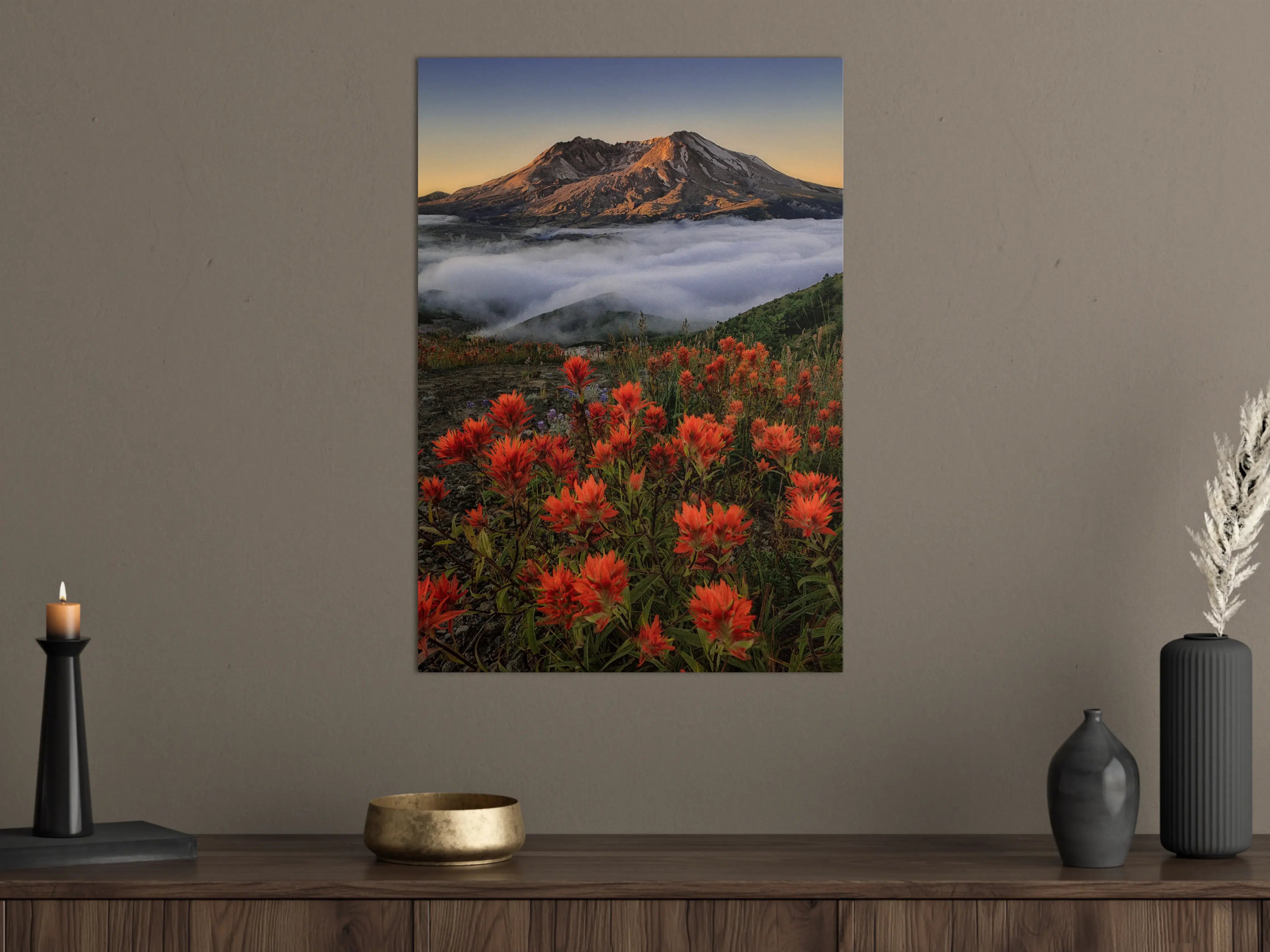 Große Wandbilder - Vulkan mit blühender Landschaft im Vordergrund