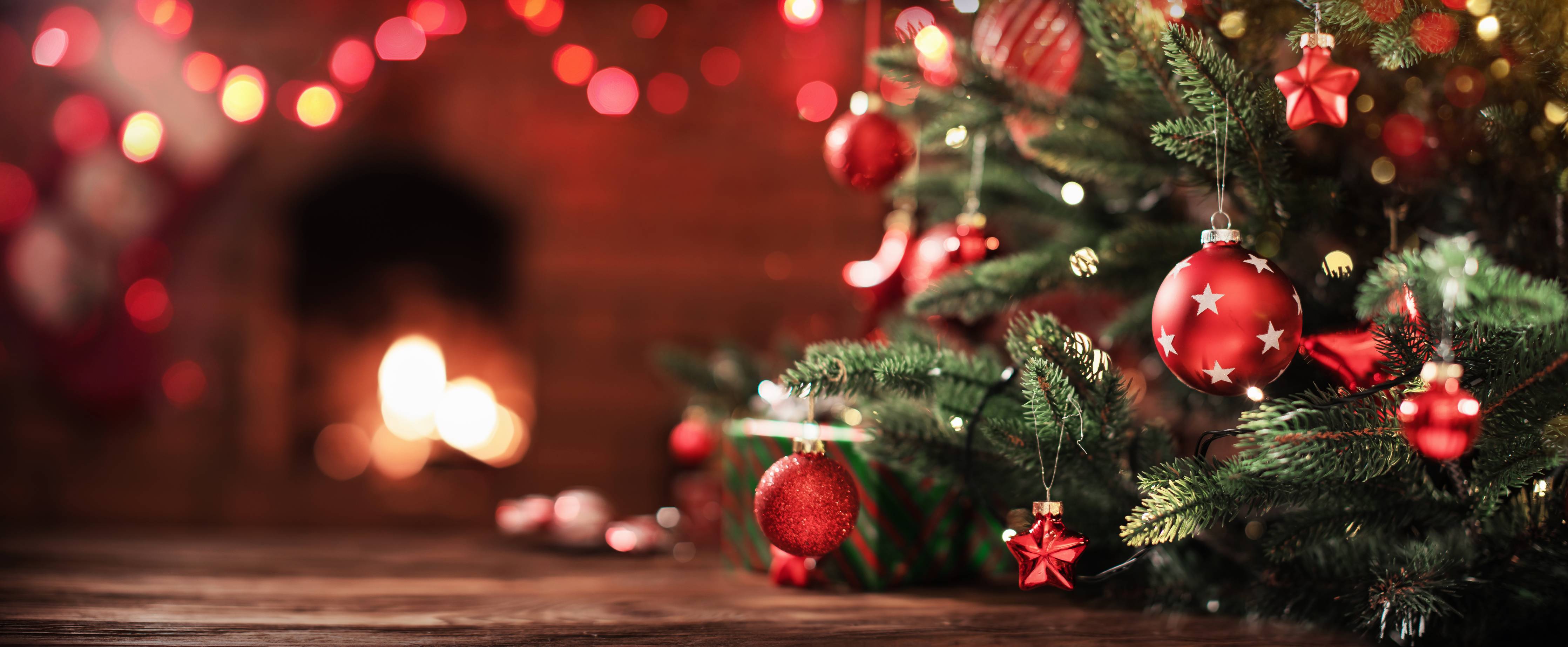 Große Wandbilder-Weihnachtsbaum mit Dekorationen