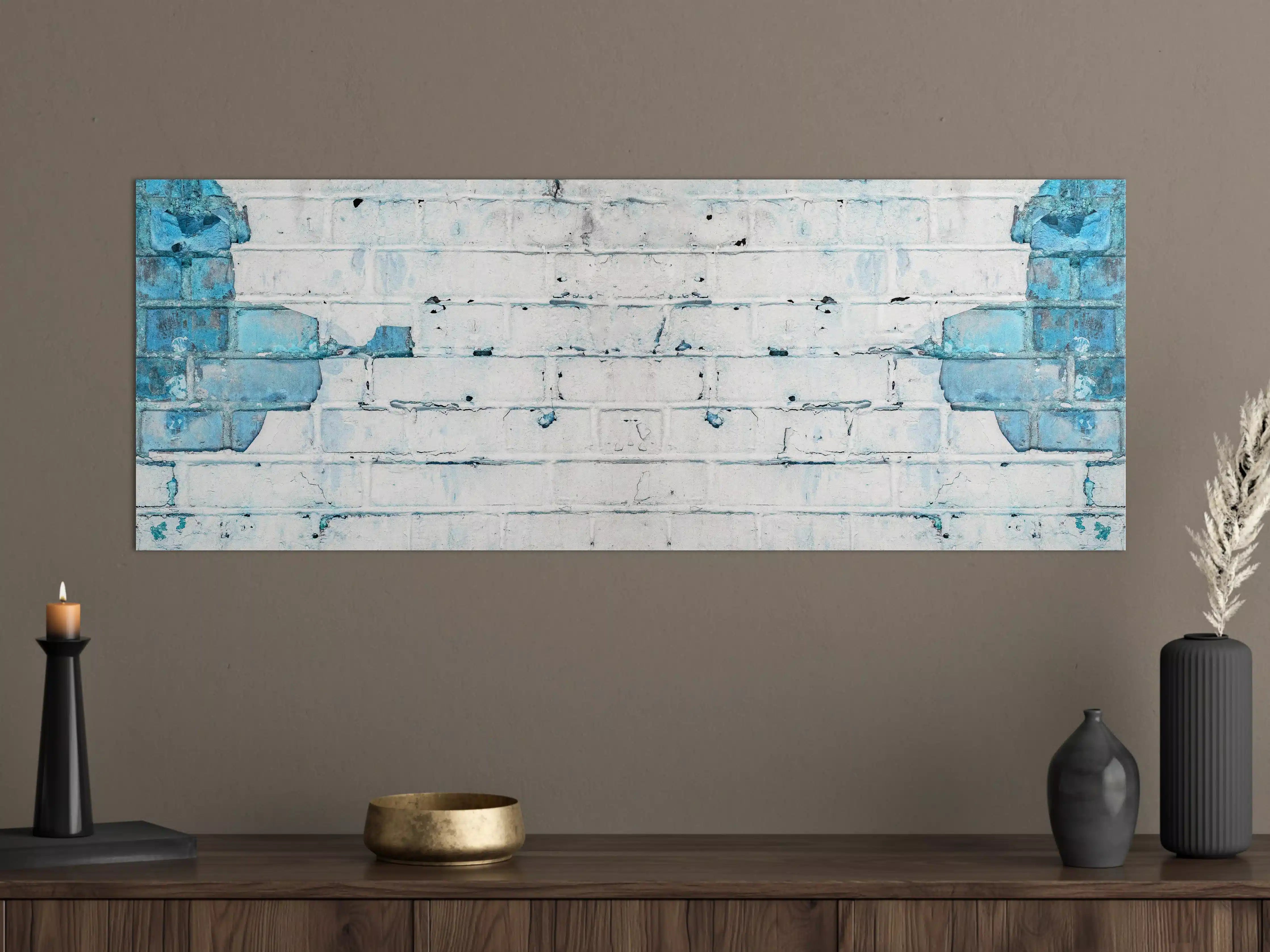 Große Wandbilder - Weiß blau beschädigte Backsteinmauer