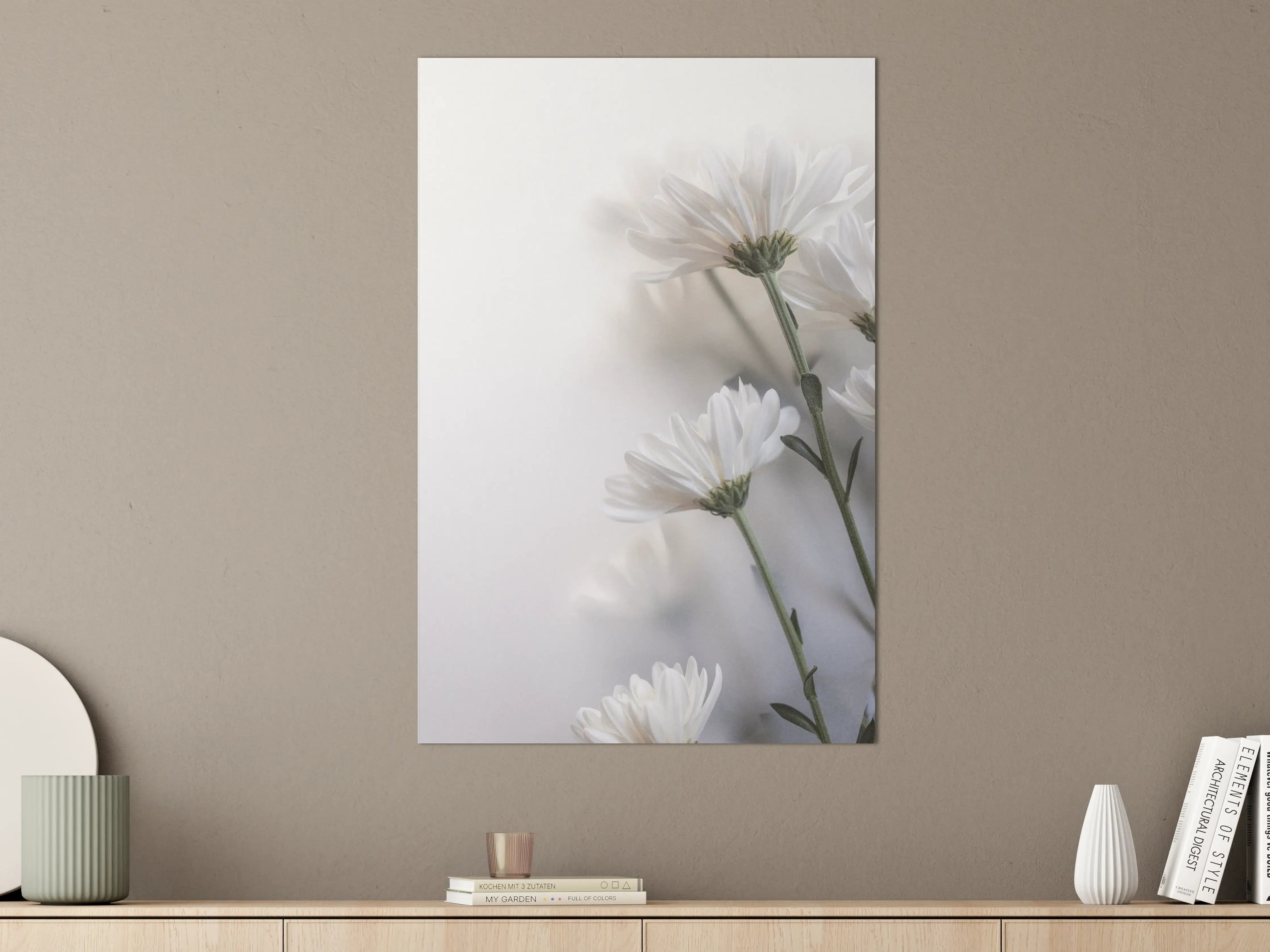 Große Wandbilder - Weiße Chrysanthemen auf hellem Hintergrund