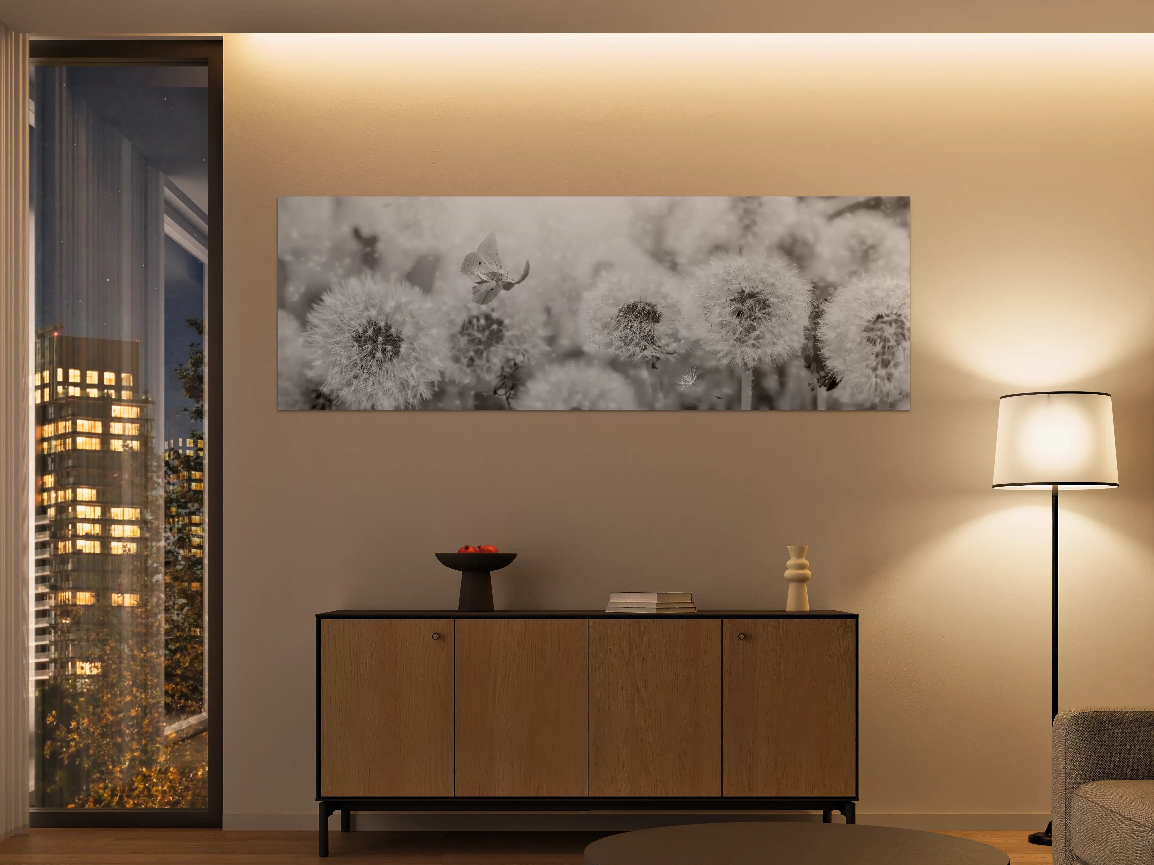 Große Wandbilder - Weiße Pusteblumen mit Schmetterling in Graustufen