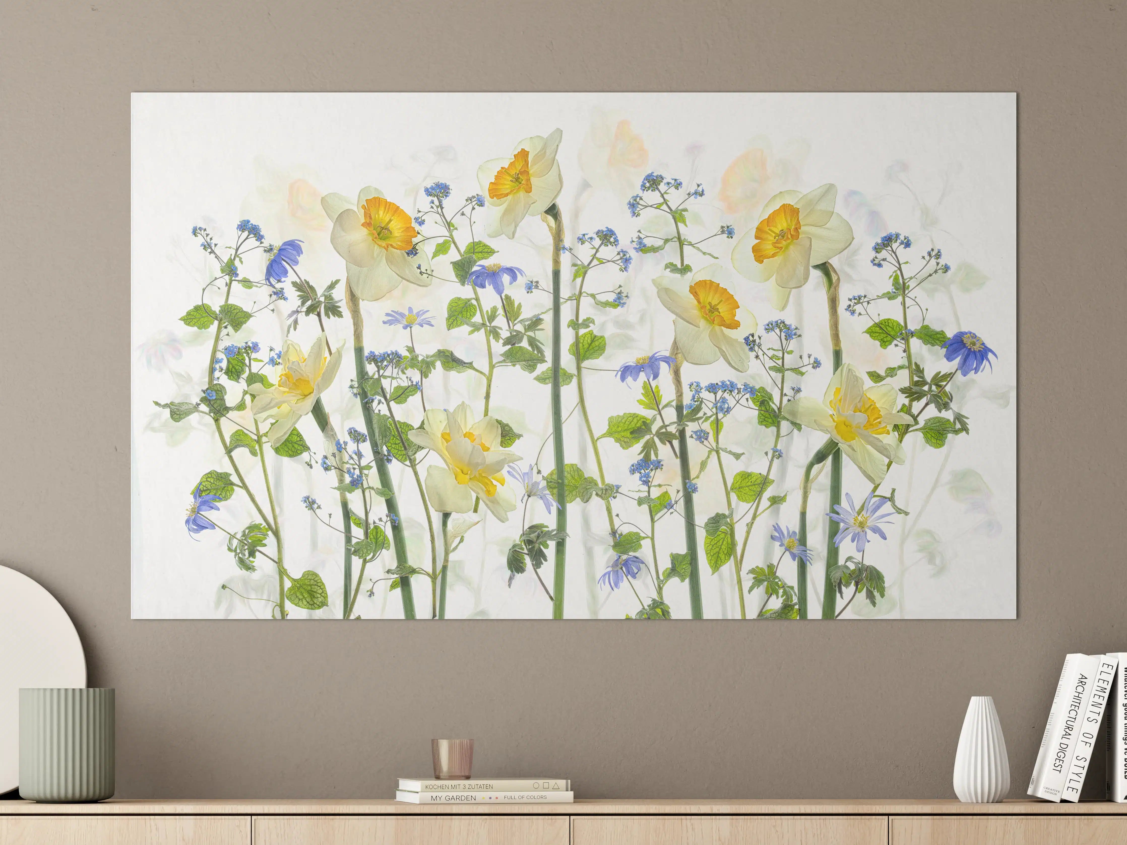 Große Wandbilder - Zarte Blumenwiese mit hellen Narzissen und blauen Blüten