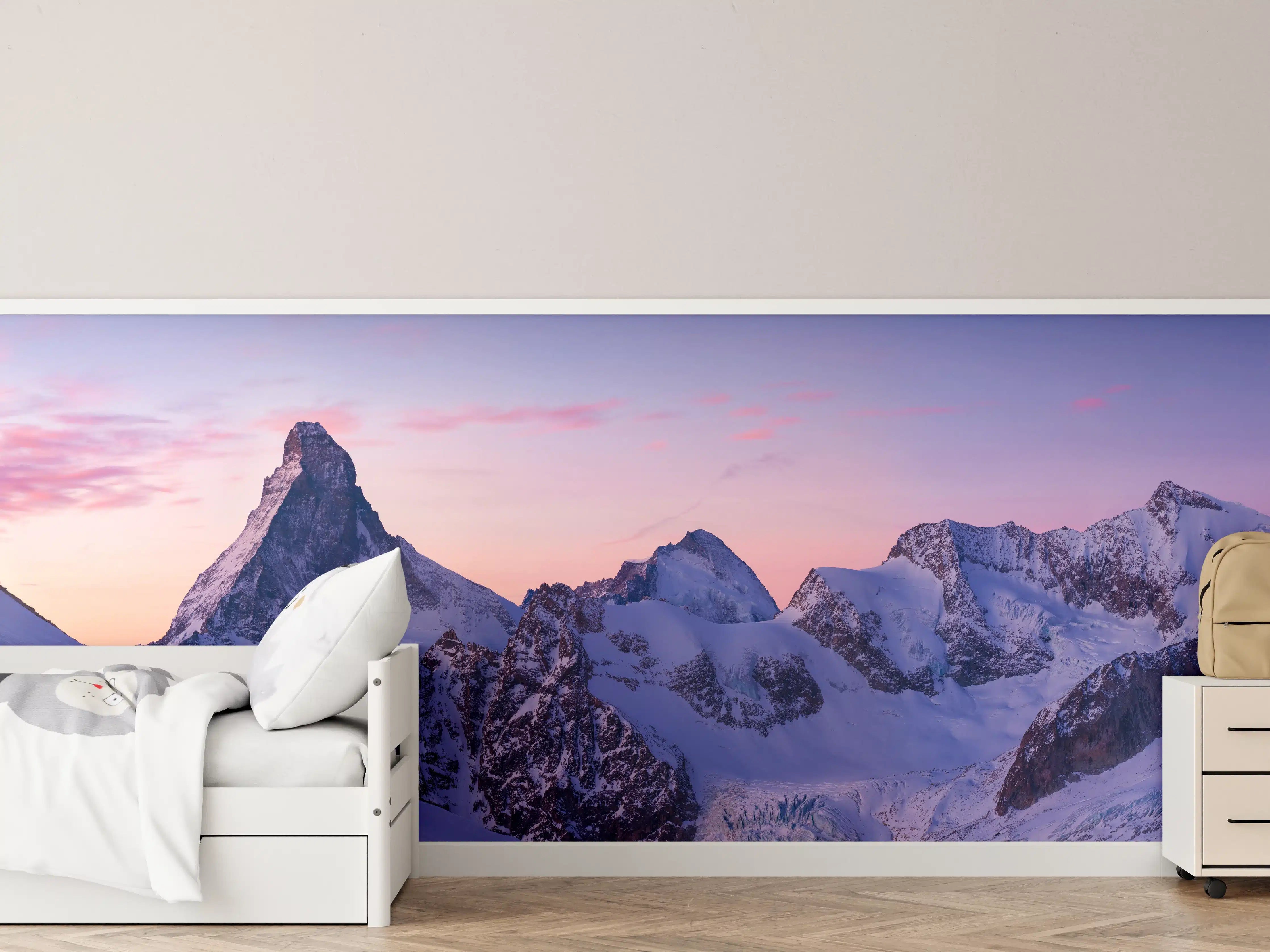 Kinderzimmer Wandgestaltung - Alpenpanorama Sonnenuntergang Weiß-Rosa