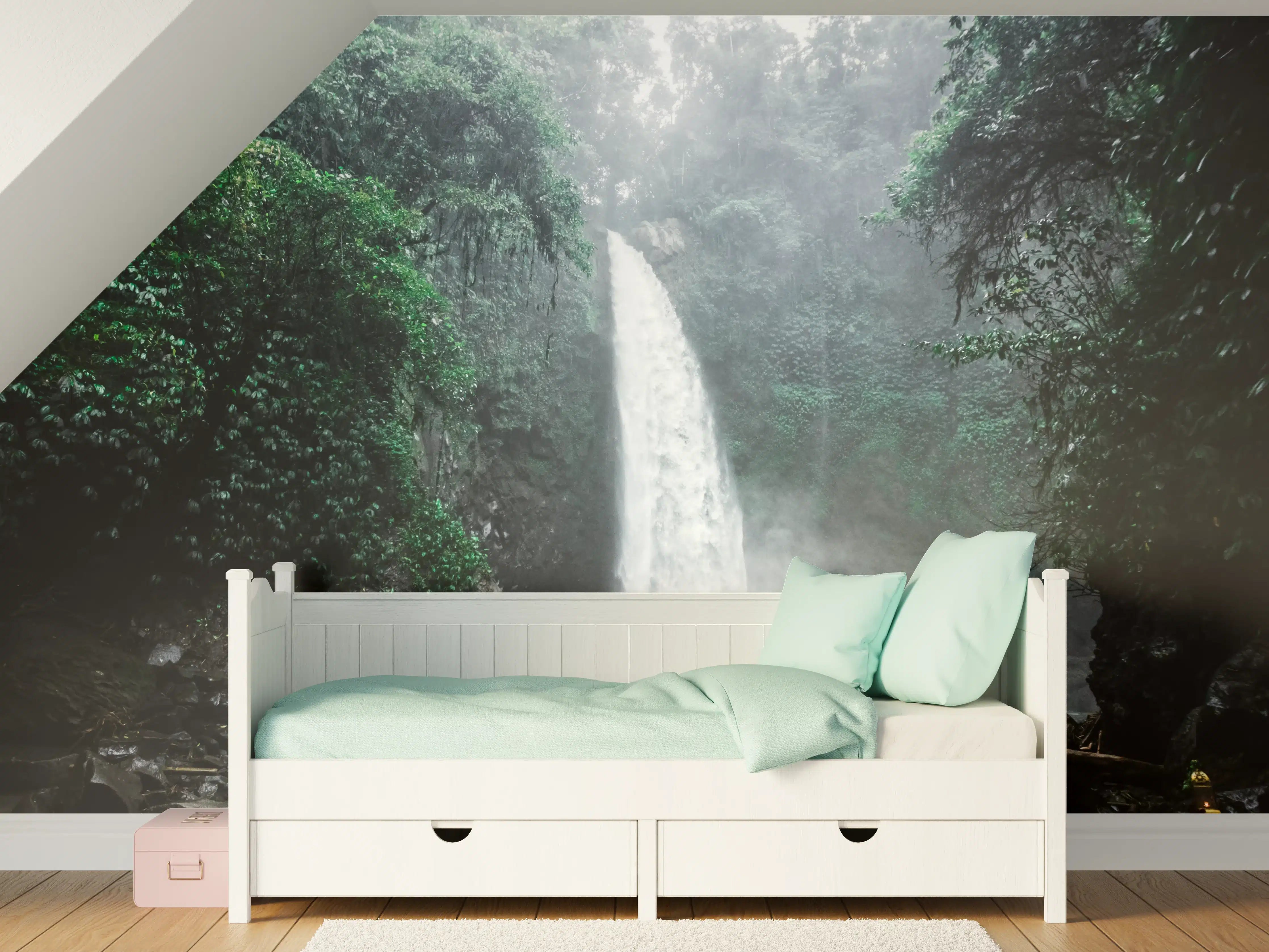 Kinderzimmer Wandgestaltung - Bali-Wasserfall im tiefen Dschungel