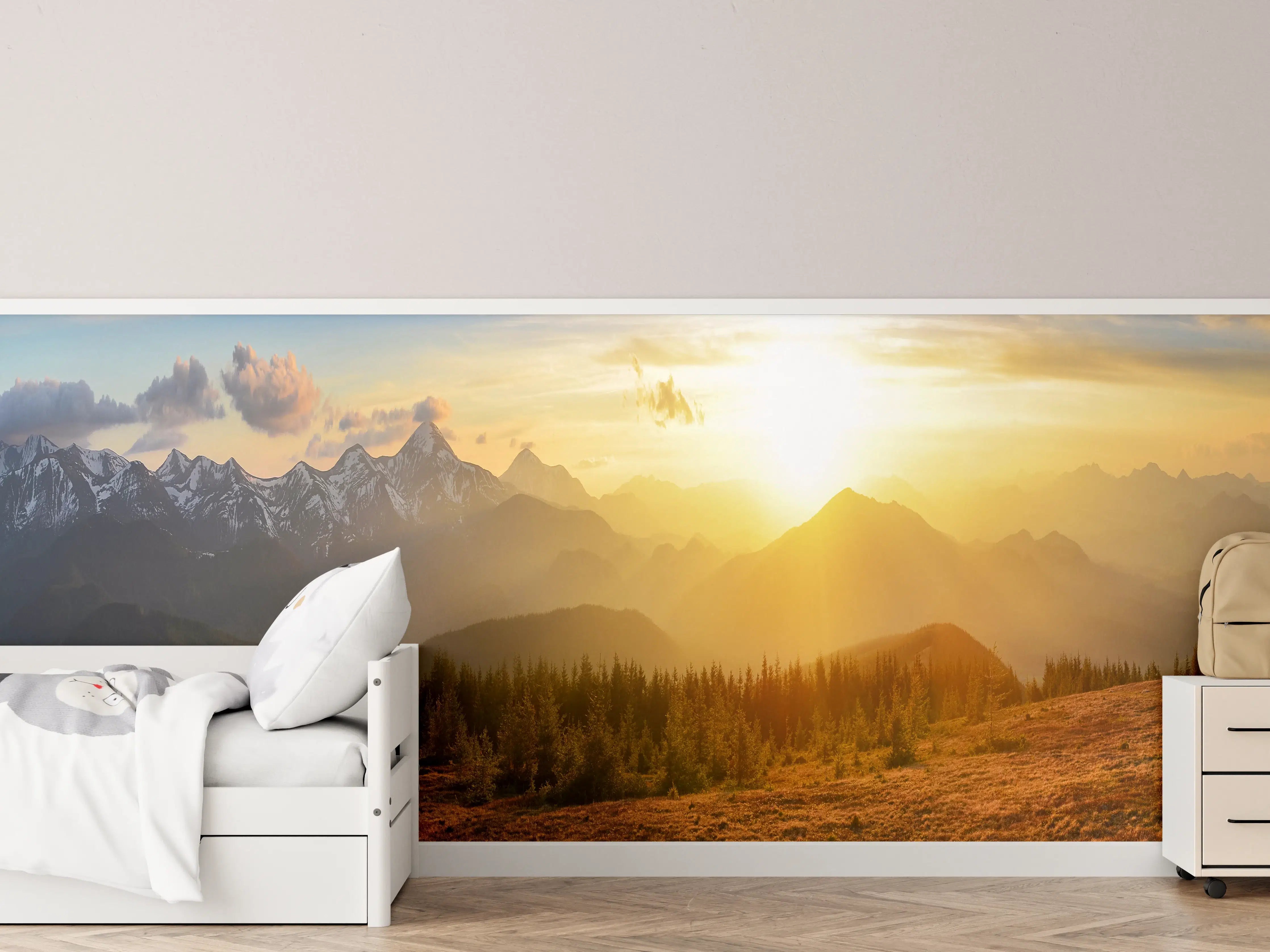 Kinderzimmer Wandgestaltung - Berge im Sonnenuntergang