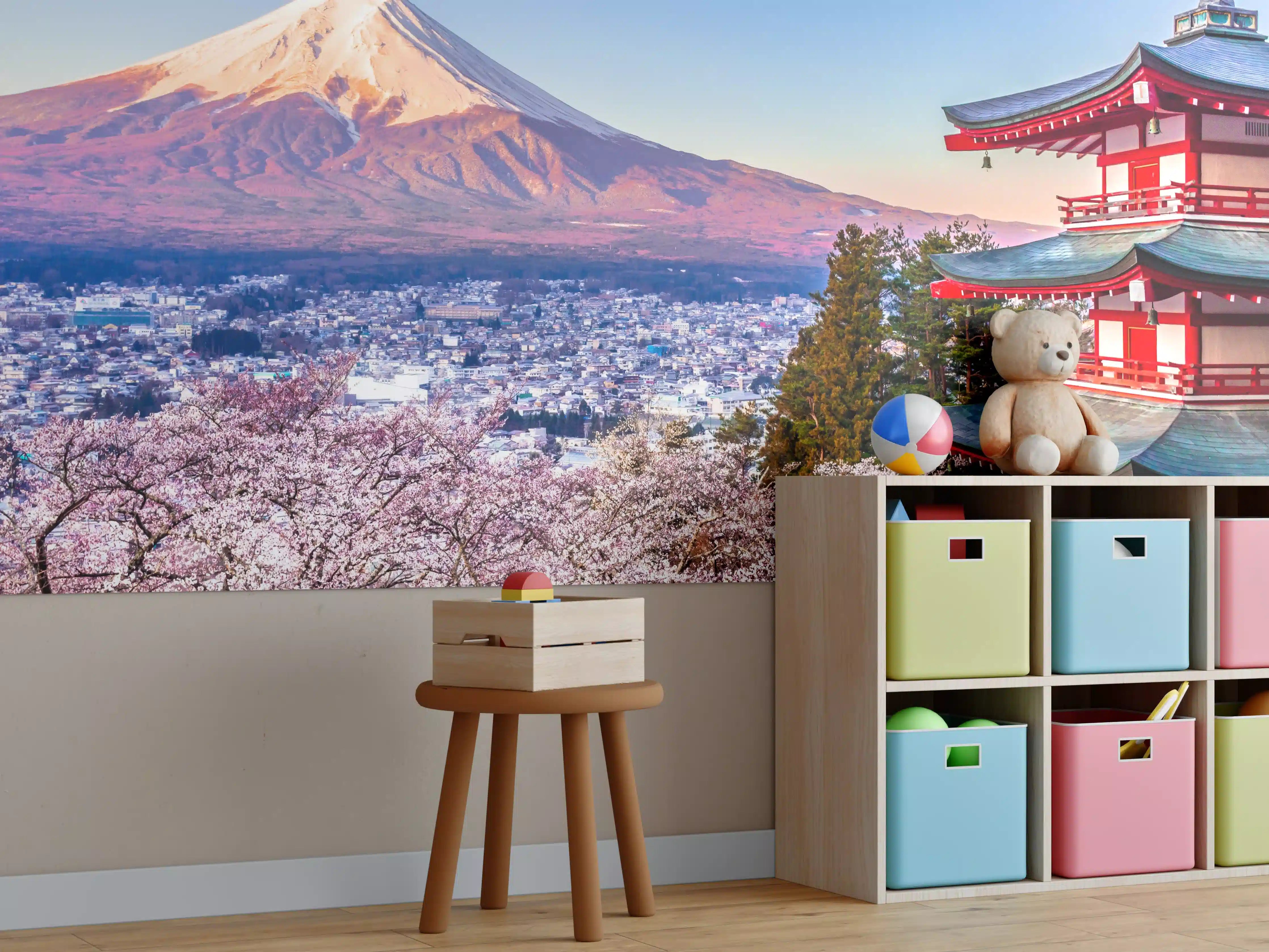 Kinderzimmer Wandgestaltung - Bergpanorama mit Tempel und Kirschblüten