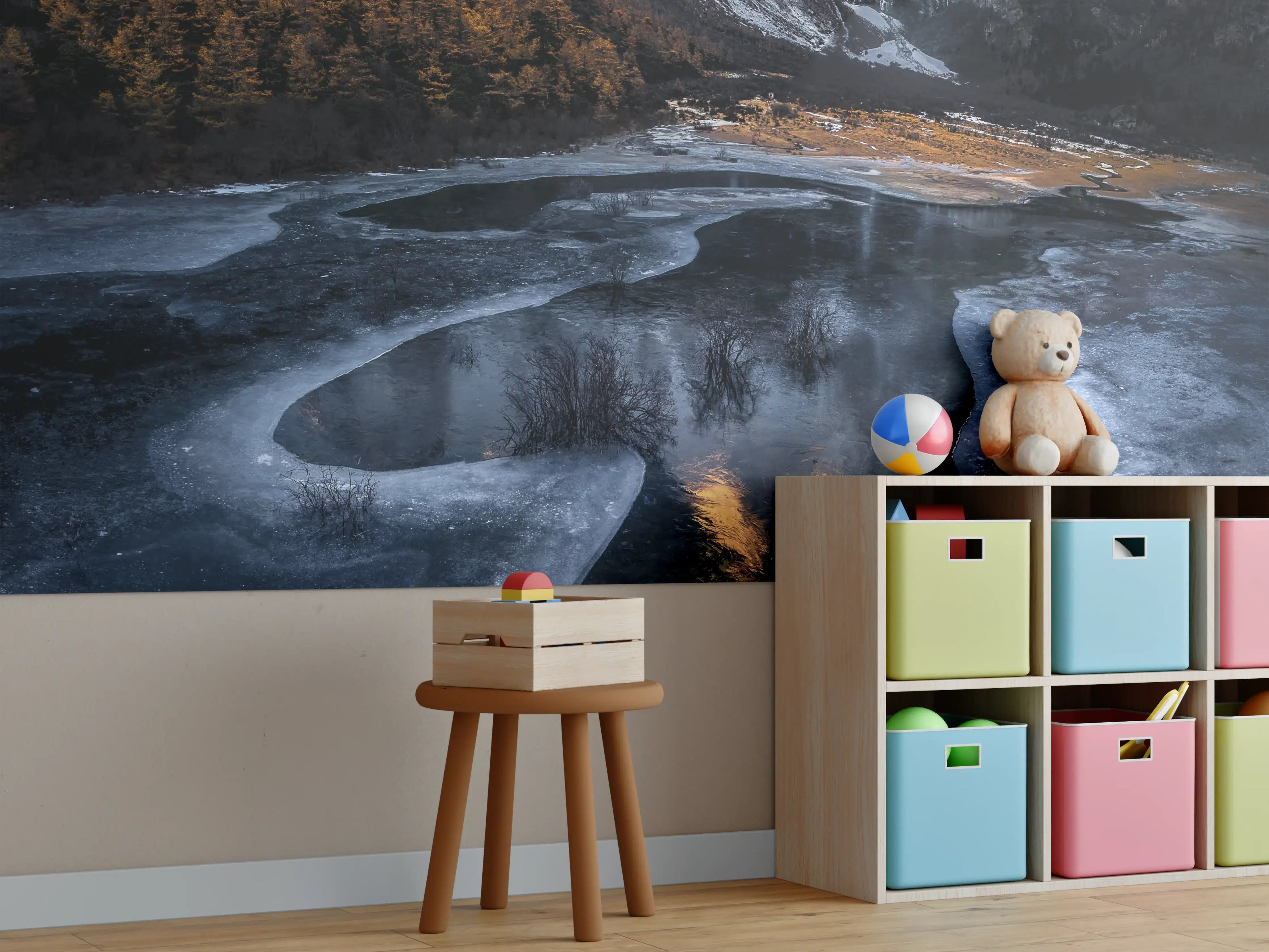 Kinderzimmer Wandgestaltung - Bergpanorama mit gefrorenem See