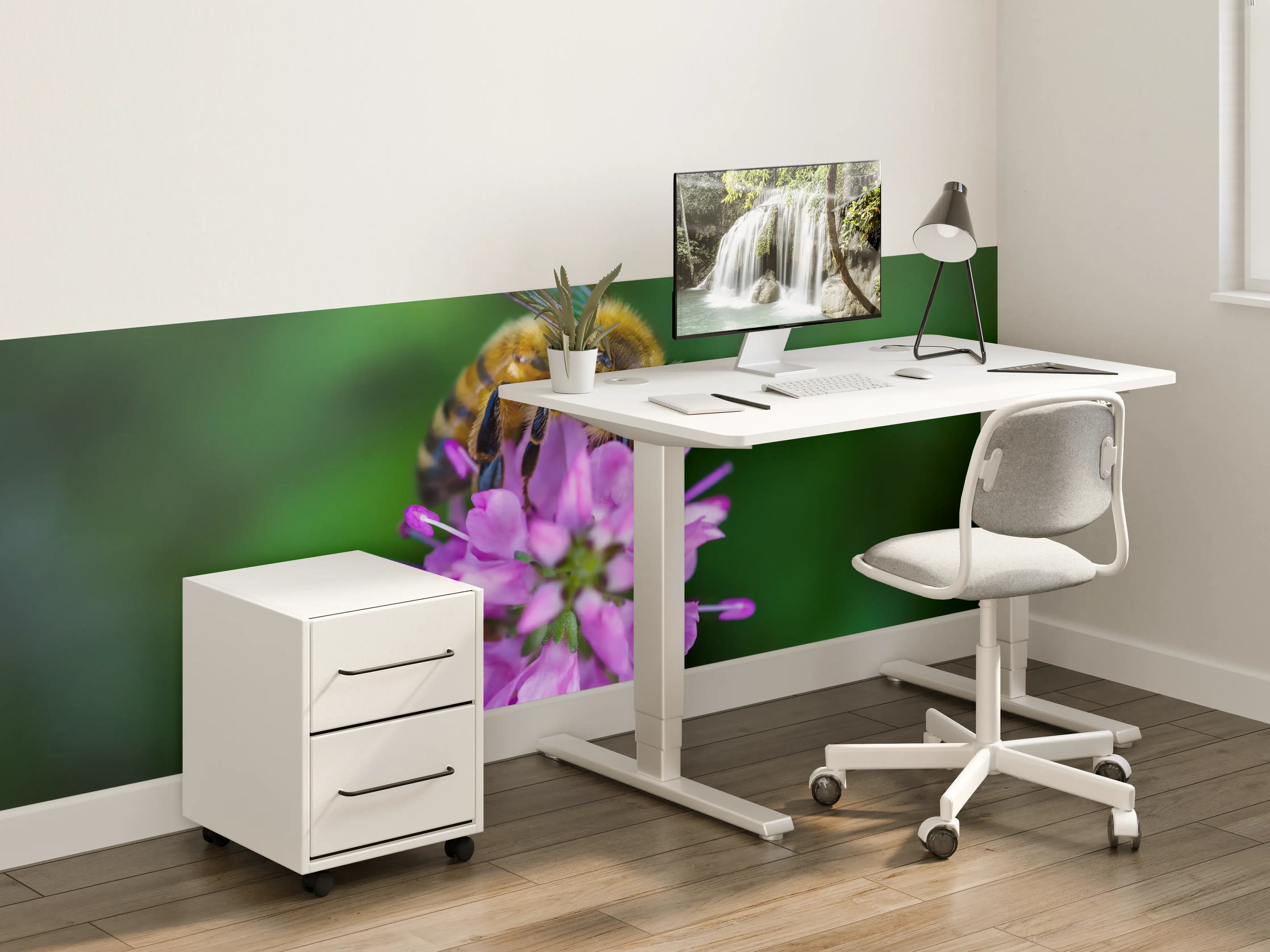 Kinderzimmer Wandgestaltung - Biene auf lila Blüte