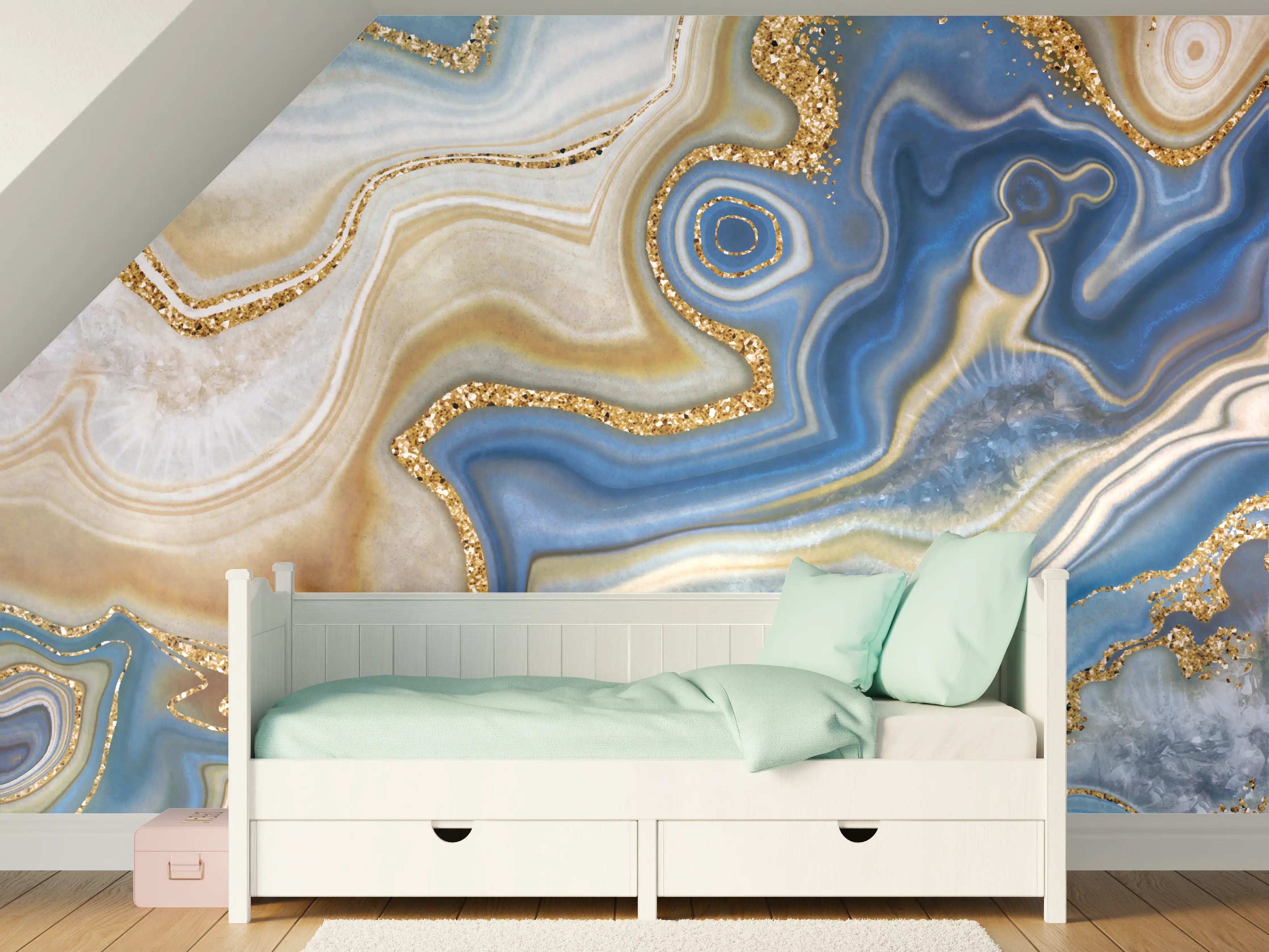 Kinderzimmer Wandgestaltung - Blau-Goldene Marmorstruktur mit feinen Details