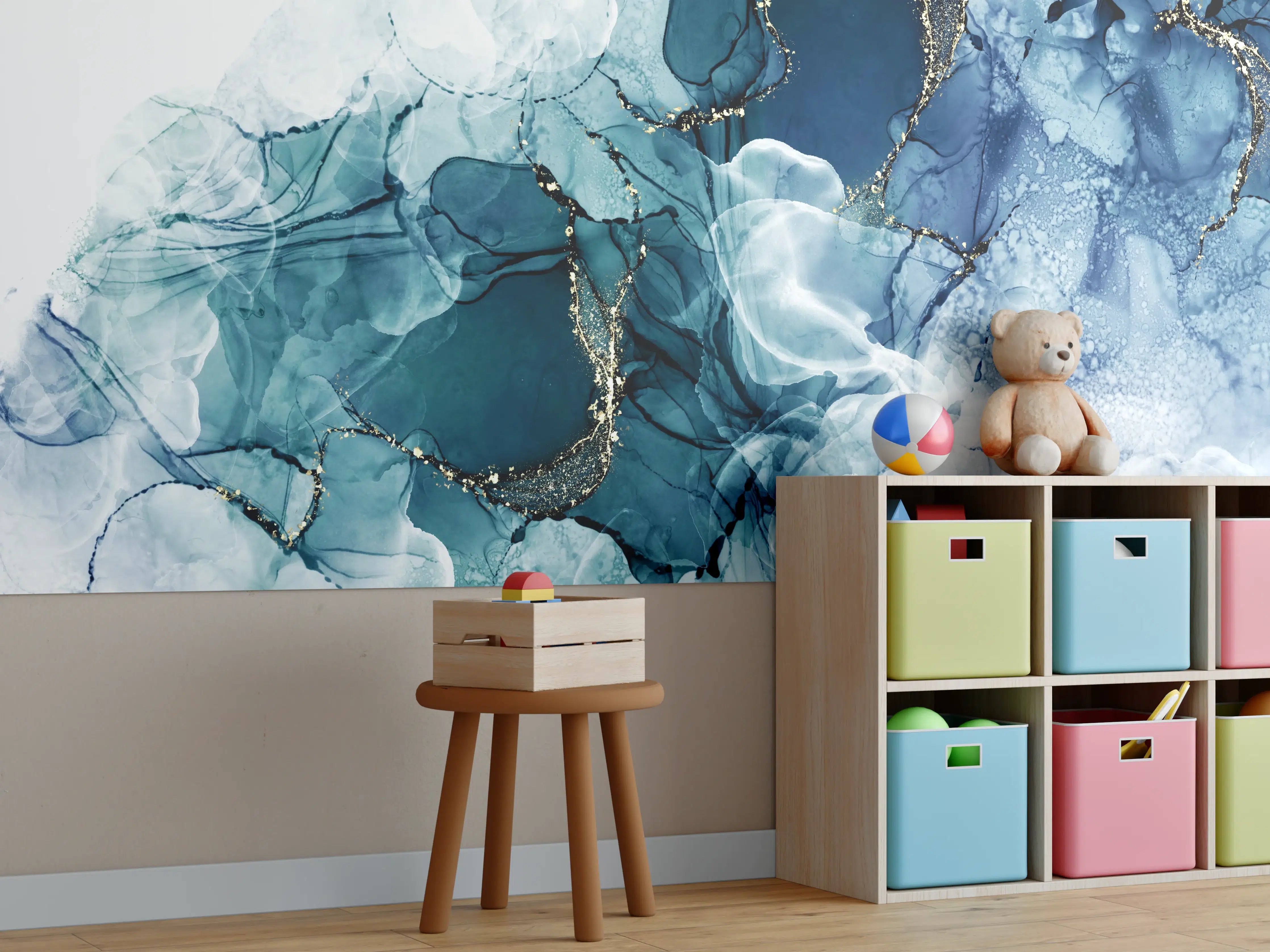 Kinderzimmer Wandgestaltung - Blau-Weiße Aquarellkunst mit Goldakzenten