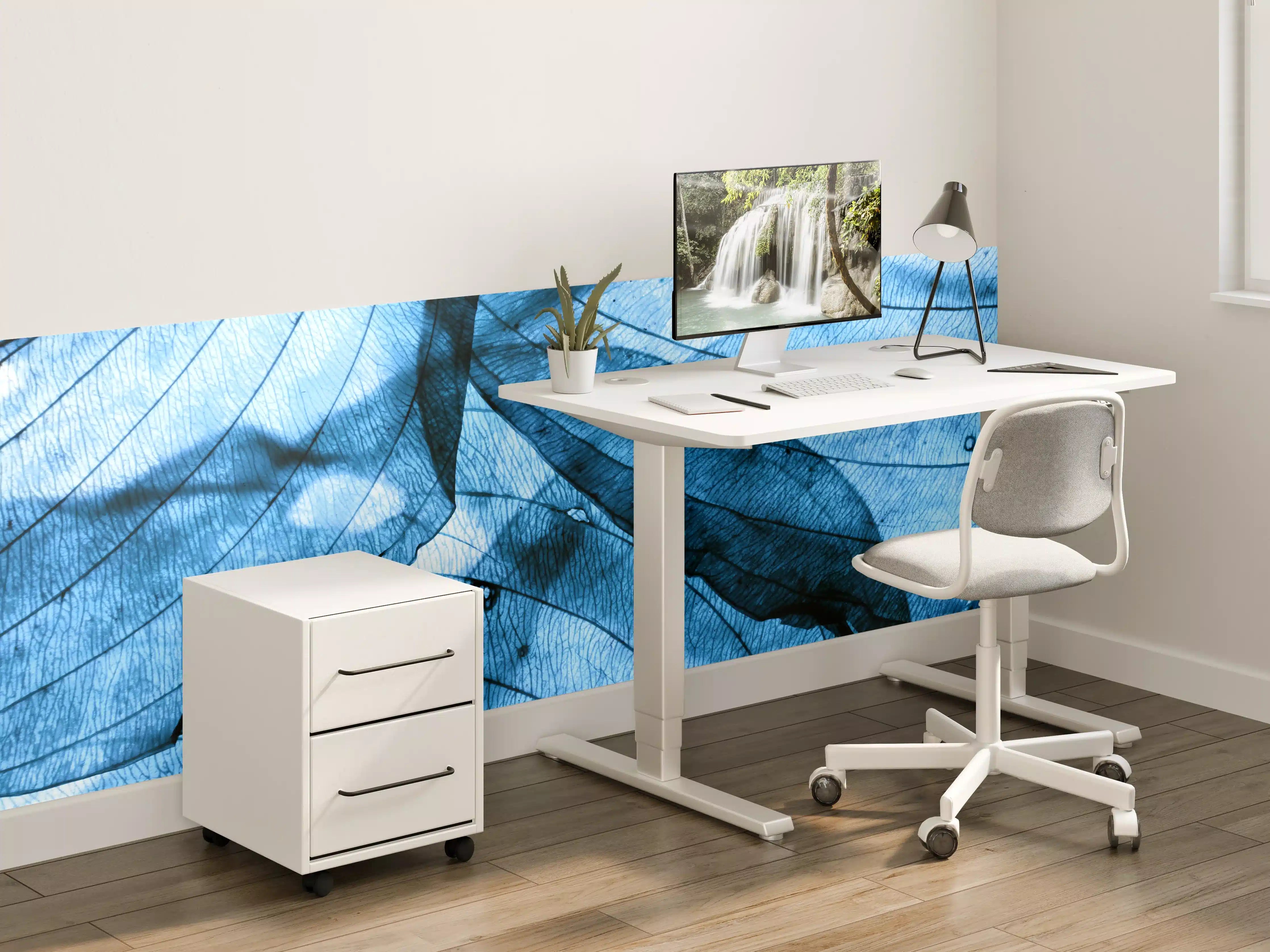 Kinderzimmer Wandgestaltung - Blaue Blätter-Struktur mit feinen Linien