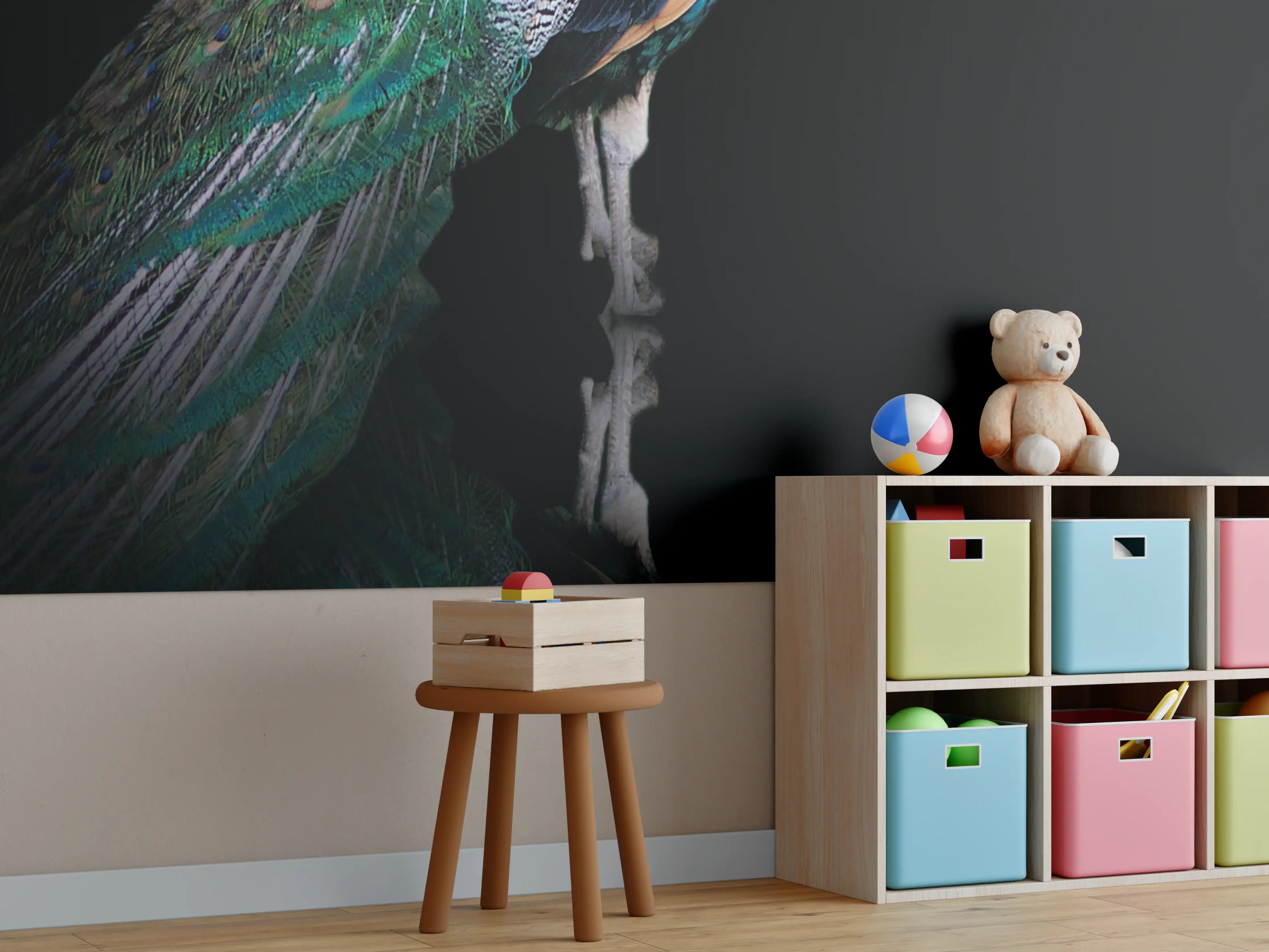 Kinderzimmer Wandgestaltung - Blauer Pfau auf schwarzem Hintergrund