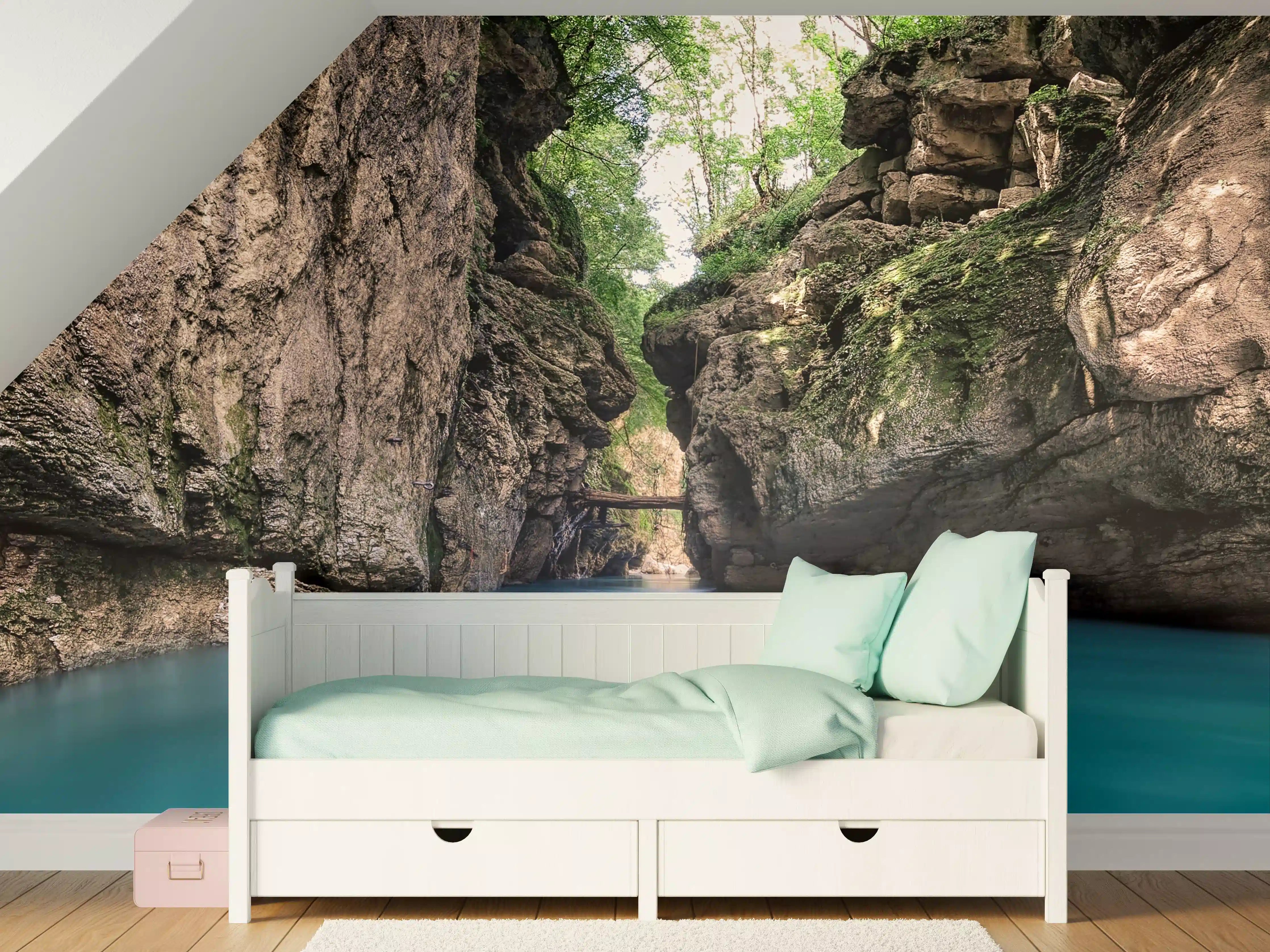 Kinderzimmer Wandgestaltung - Blautöne und Felsformationen im Flusstal