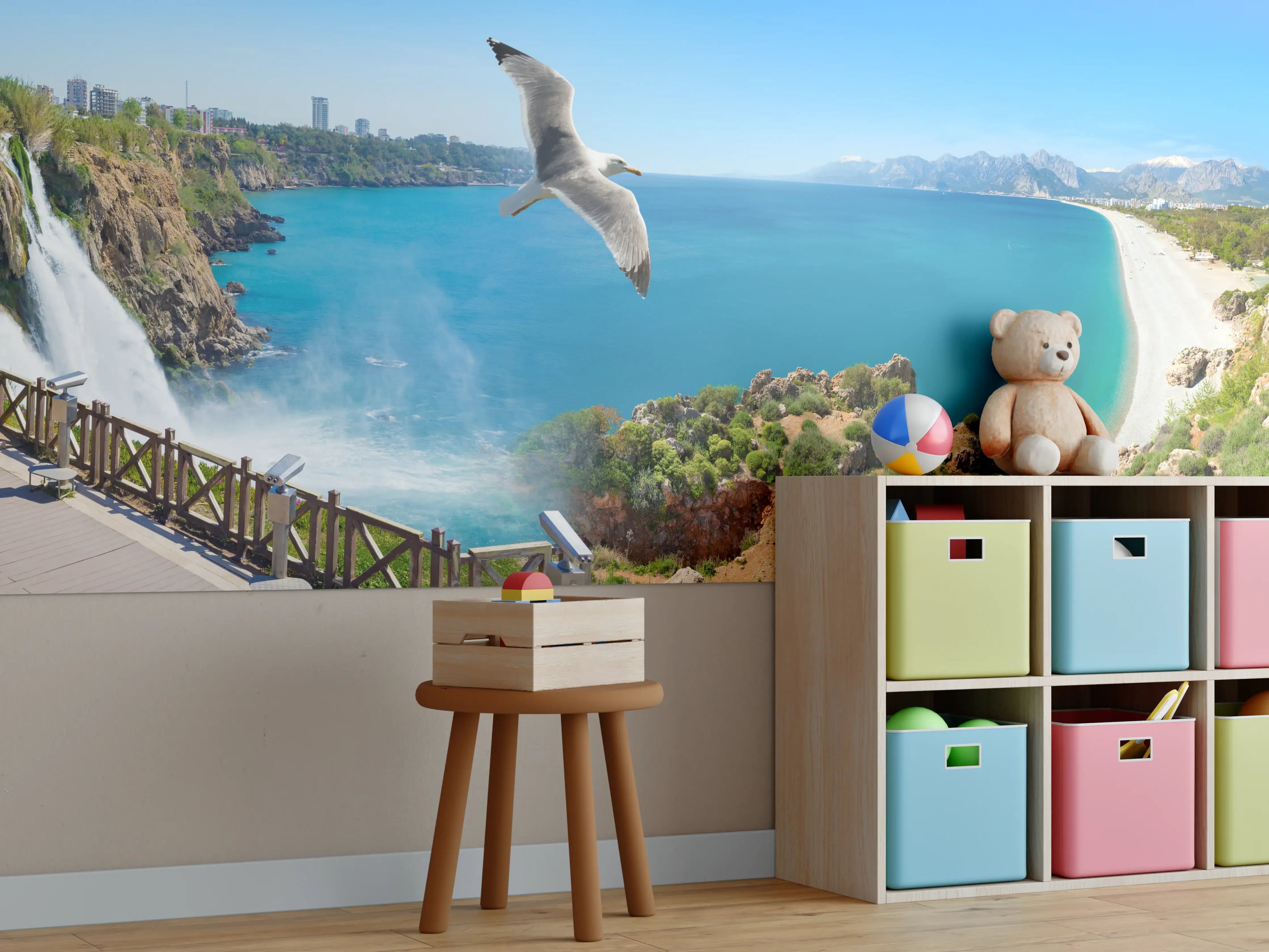 Kinderzimmer Wandgestaltung - Blick auf den Panoramasee mit Wasserfällen und Vogel in der Luft