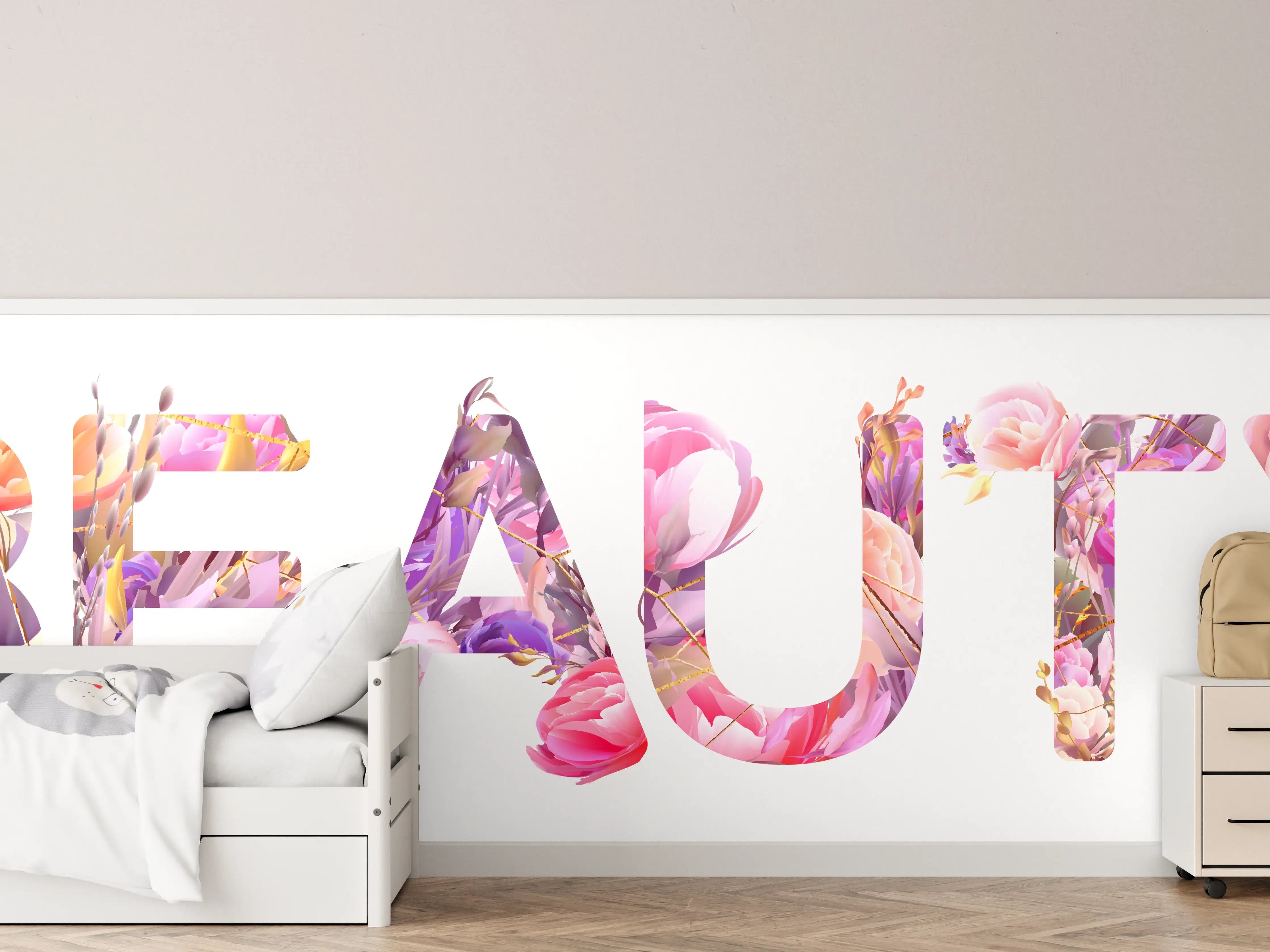 Kinderzimmer Wandgestaltung - Blumige Beauty-Schrift