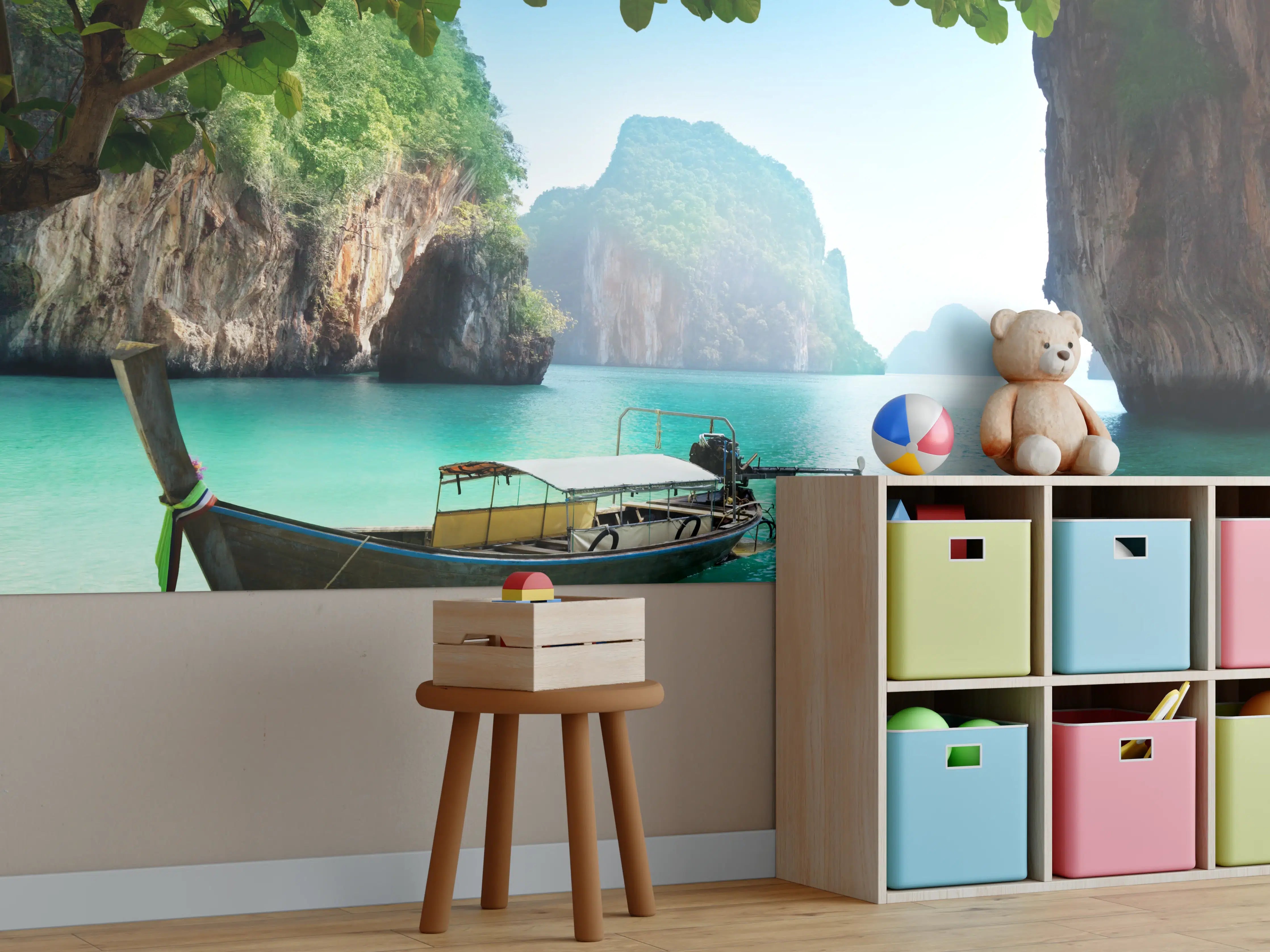 Kinderzimmer Wandgestaltung - Boot auf kleiner Insel in Thailand