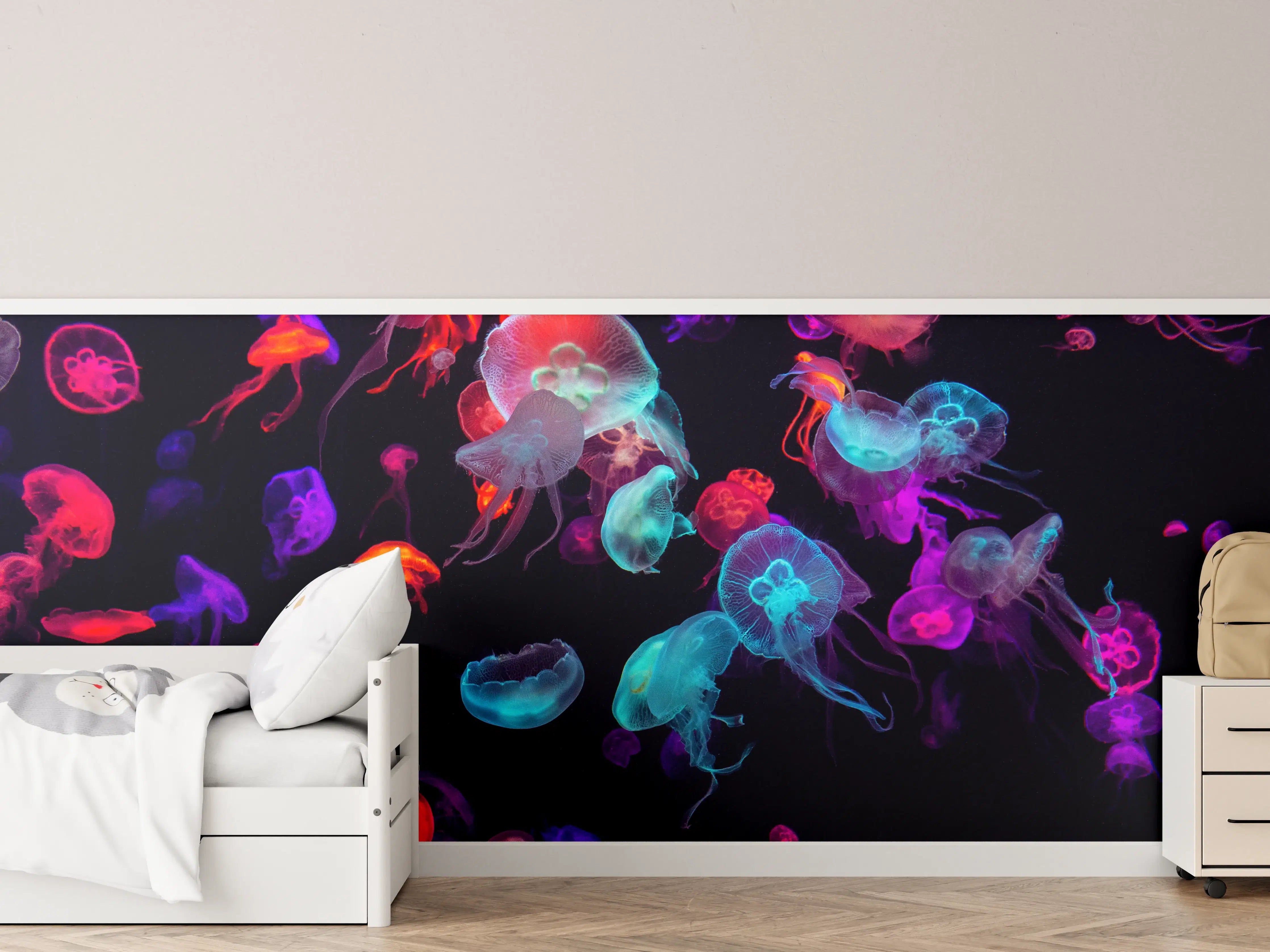 Kinderzimmer Wandgestaltung - Bunt strahlende Quallen unter Wasser