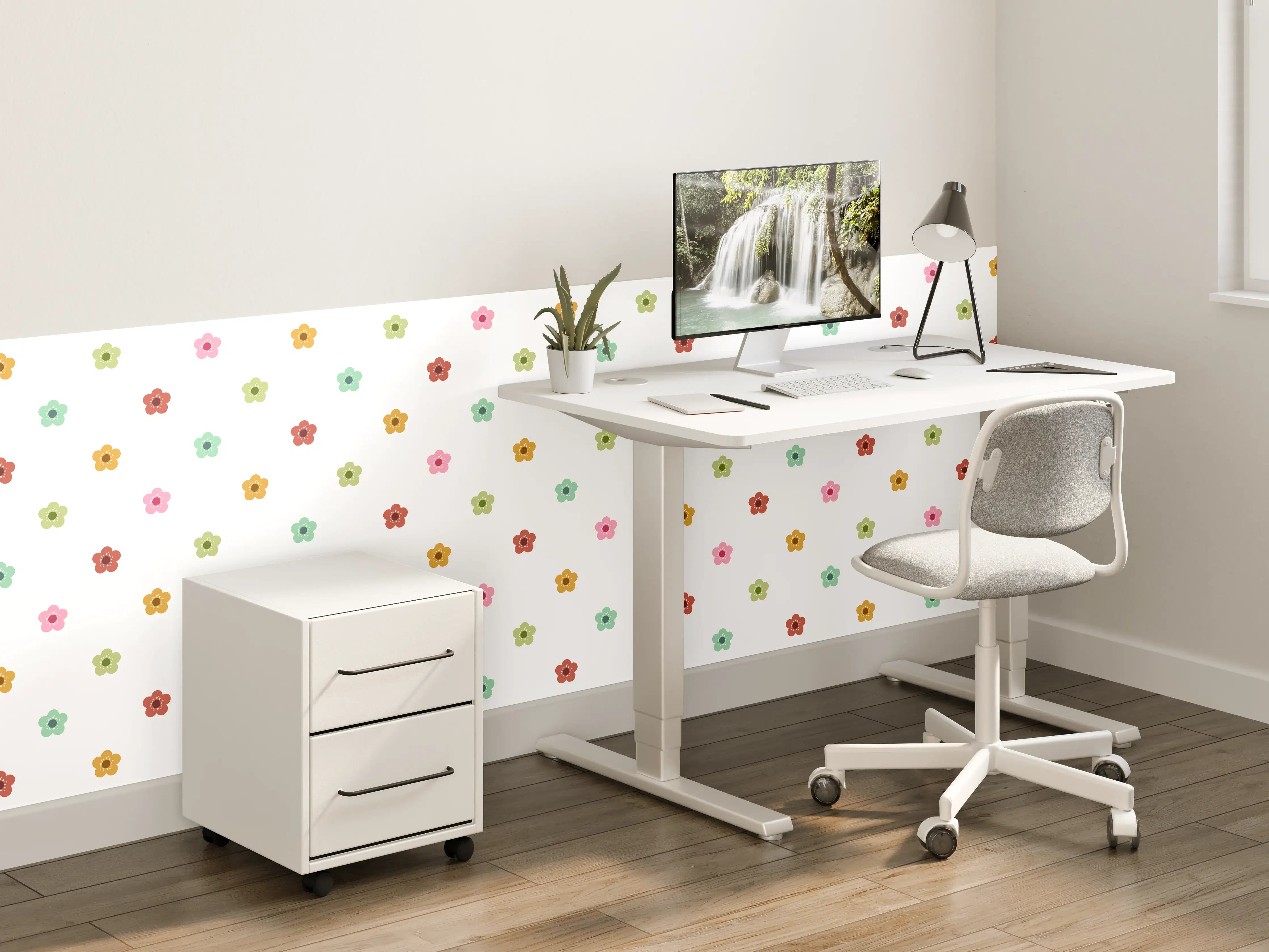 Kinderzimmer Wandgestaltung - Bunte Blumenmuster auf weißem Hintergrund