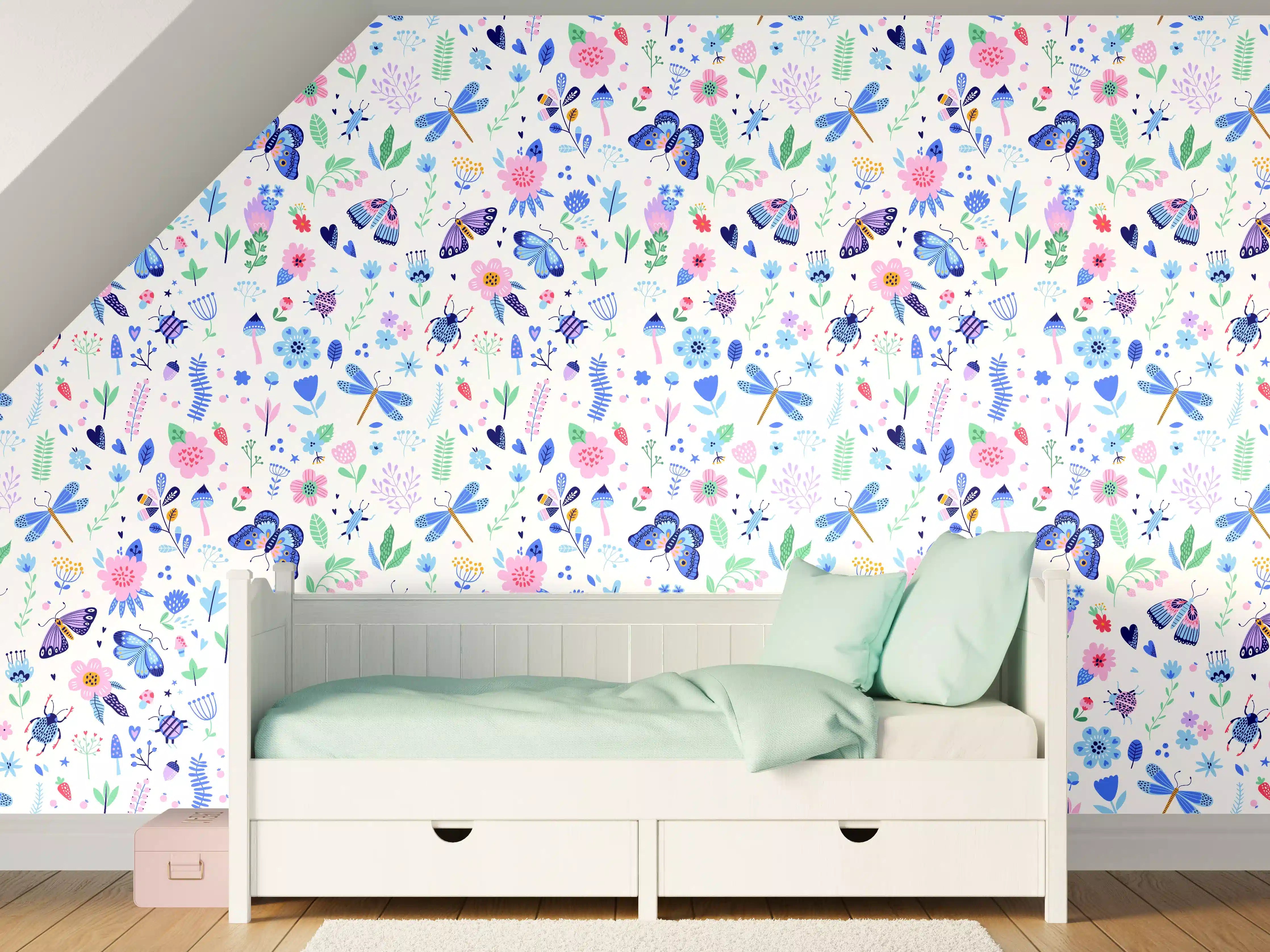 Kinderzimmer Wandgestaltung - Bunte Blumenwiese im Frühlingslicht