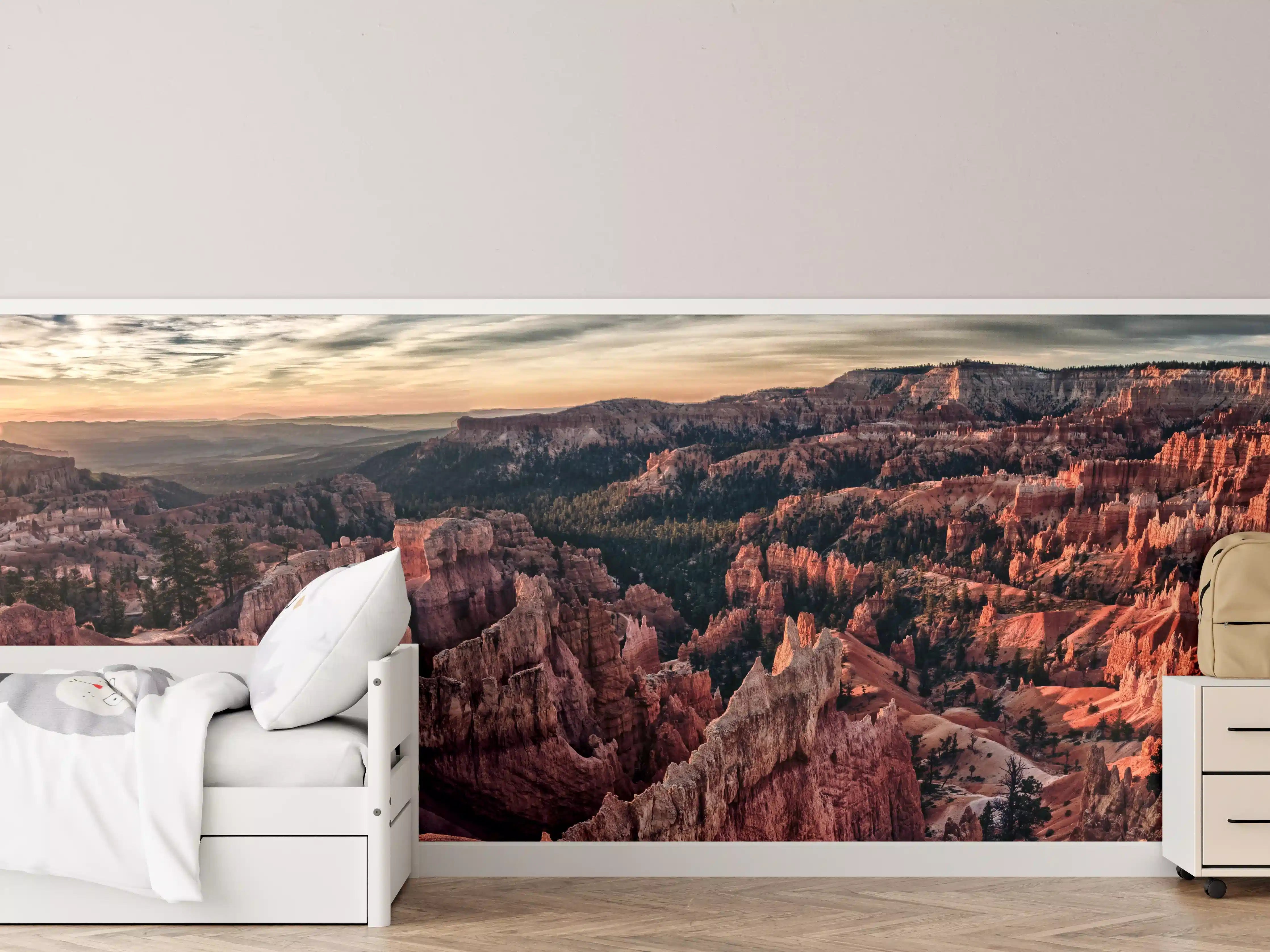 Kinderzimmer Wandgestaltung - Bunte Canyon-Landschaft bei Sonnenuntergang