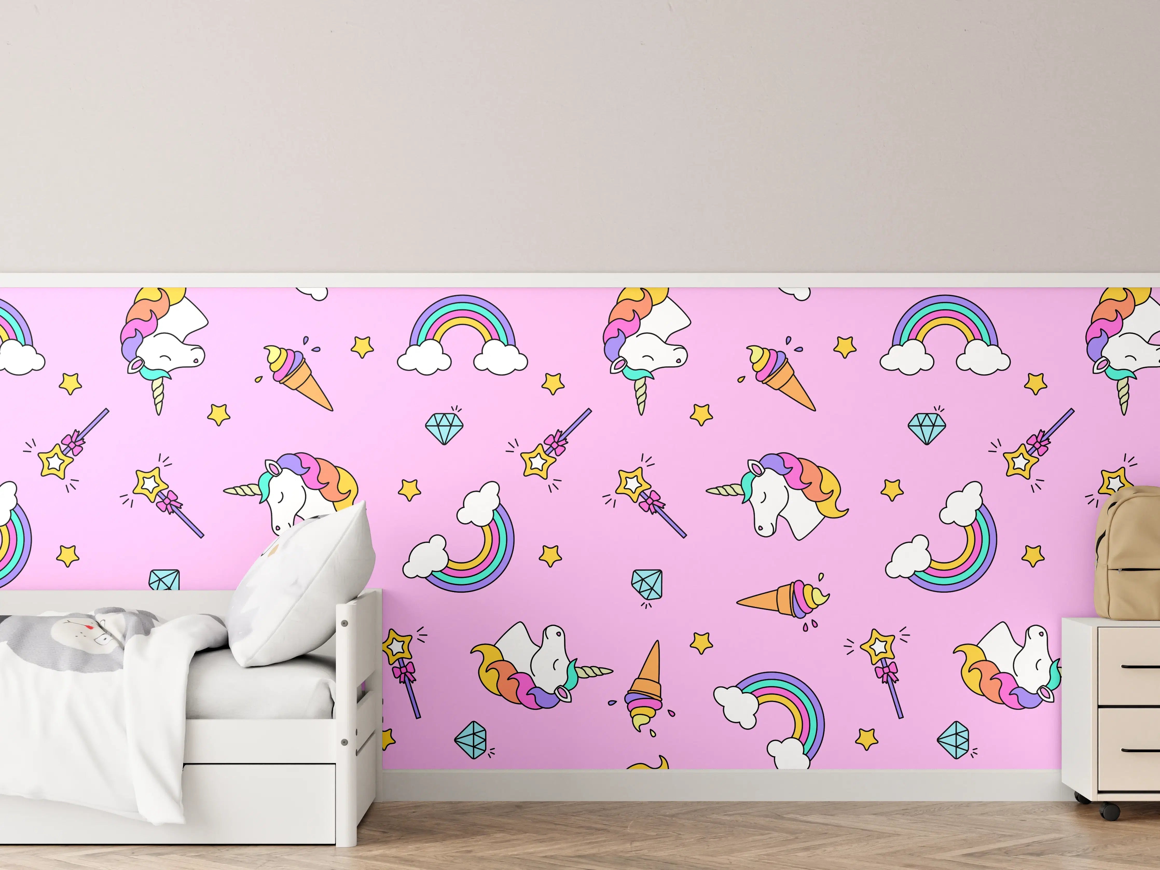 Kinderzimmer Wandgestaltung - Bunte Einhorn-Wolken-Wadezeichnung