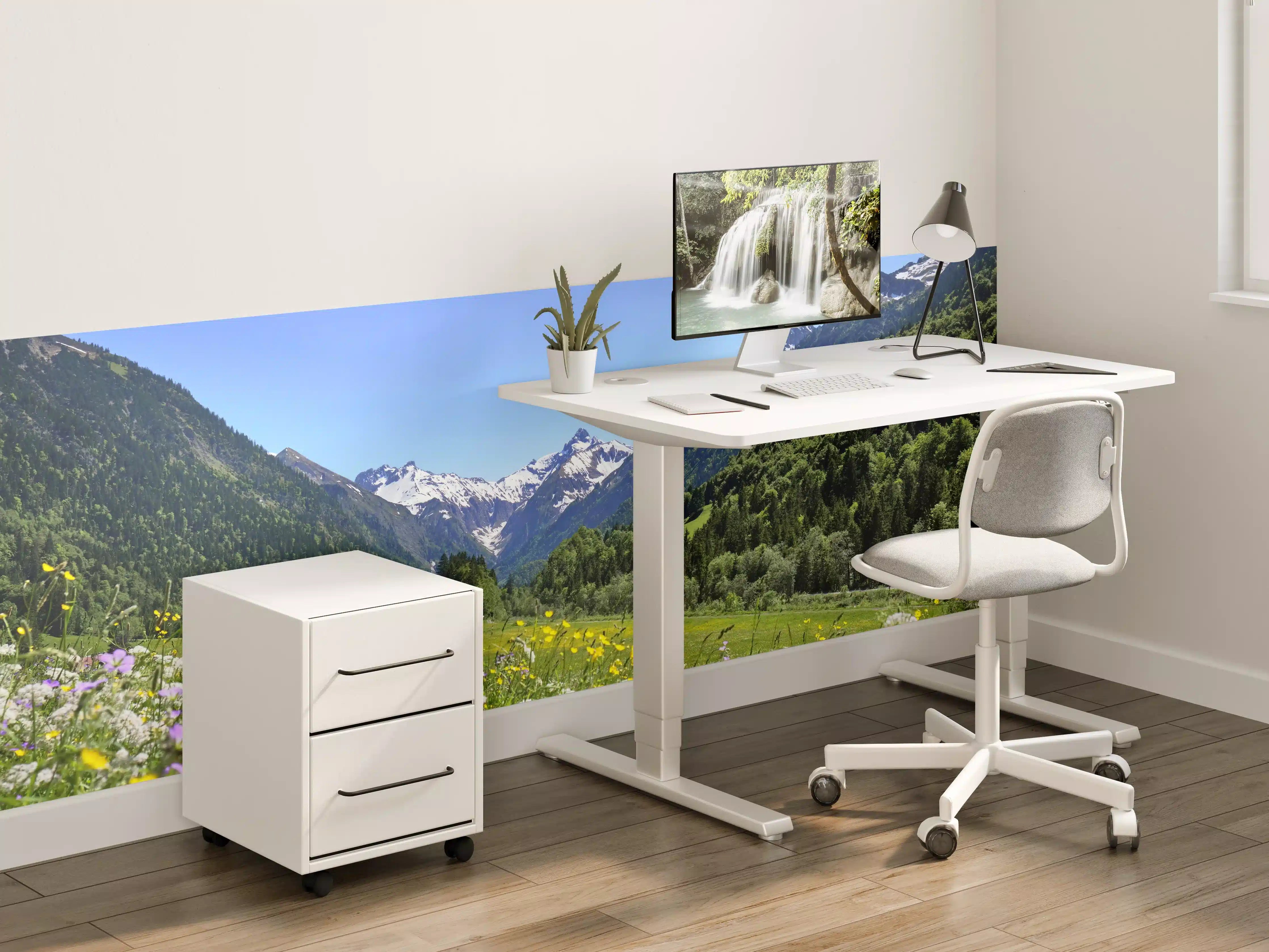 Kinderzimmer Wandgestaltung - Bunte Wiese in den Alpen