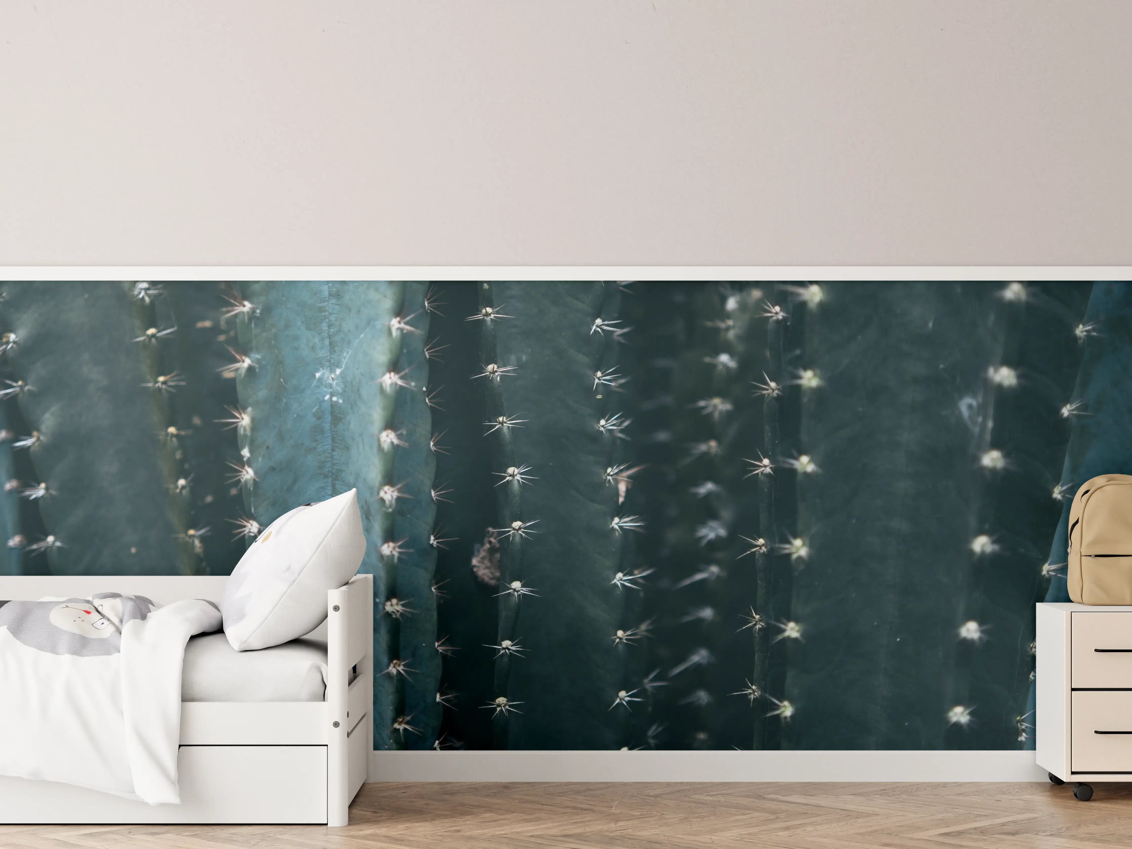 Kinderzimmer Wandgestaltung - Dunkle Sukkulente mit spitzen Dornen