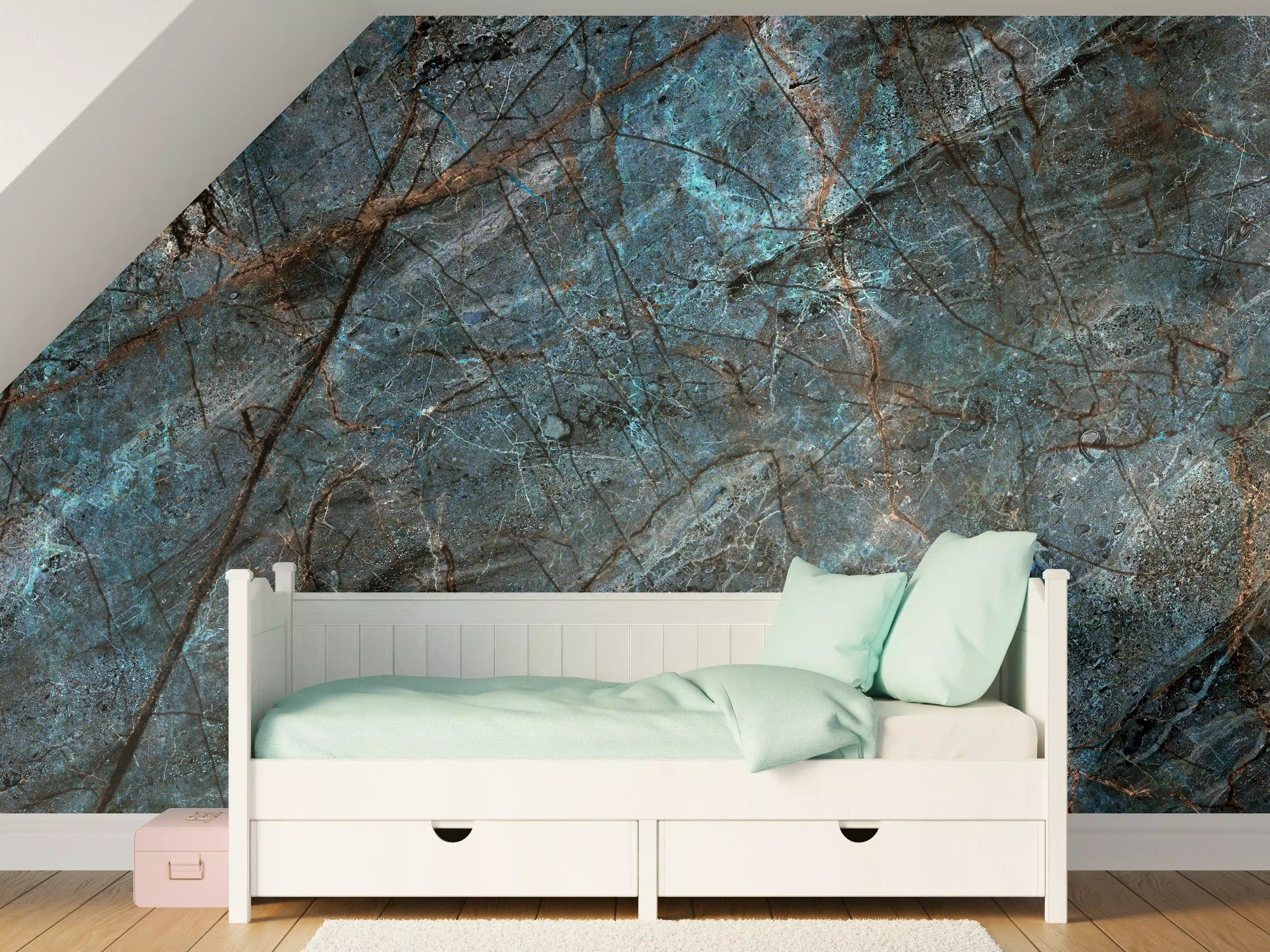 Kinderzimmer Wandgestaltung - Dunkler rustikaler Marmor - bläulich