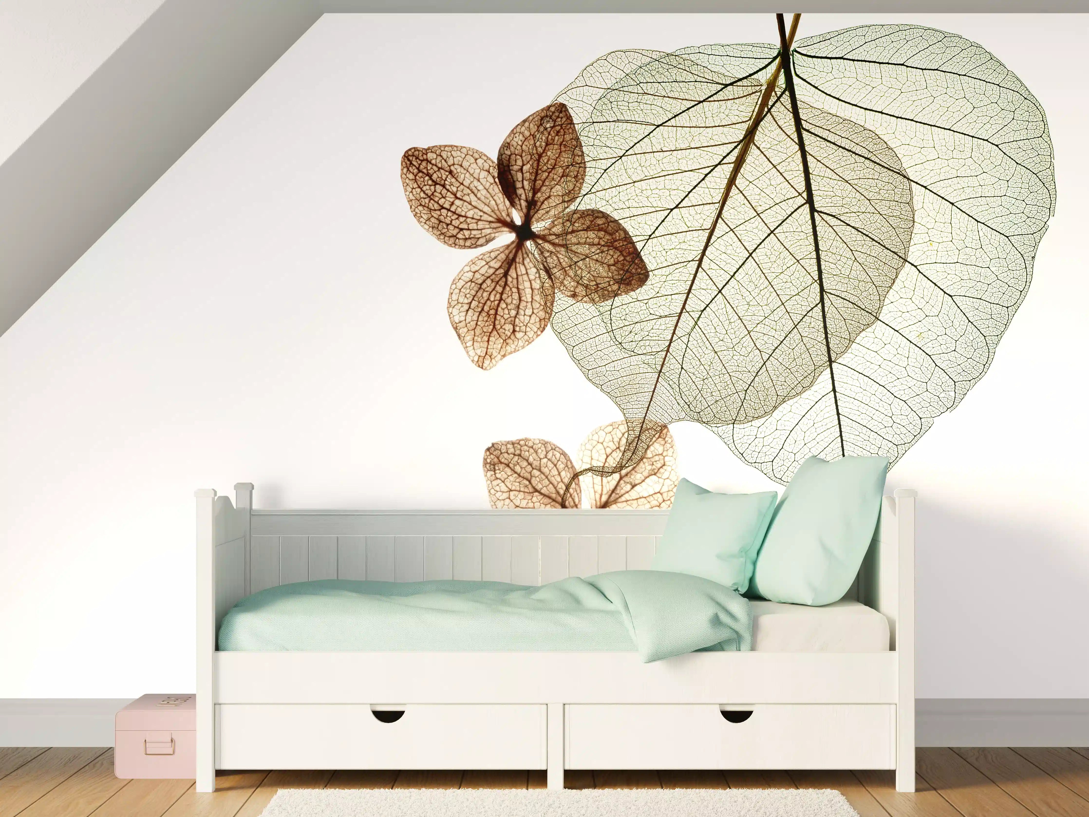 Kinderzimmer Wandgestaltung - Elegante Blattadern in Weiß-Grau
