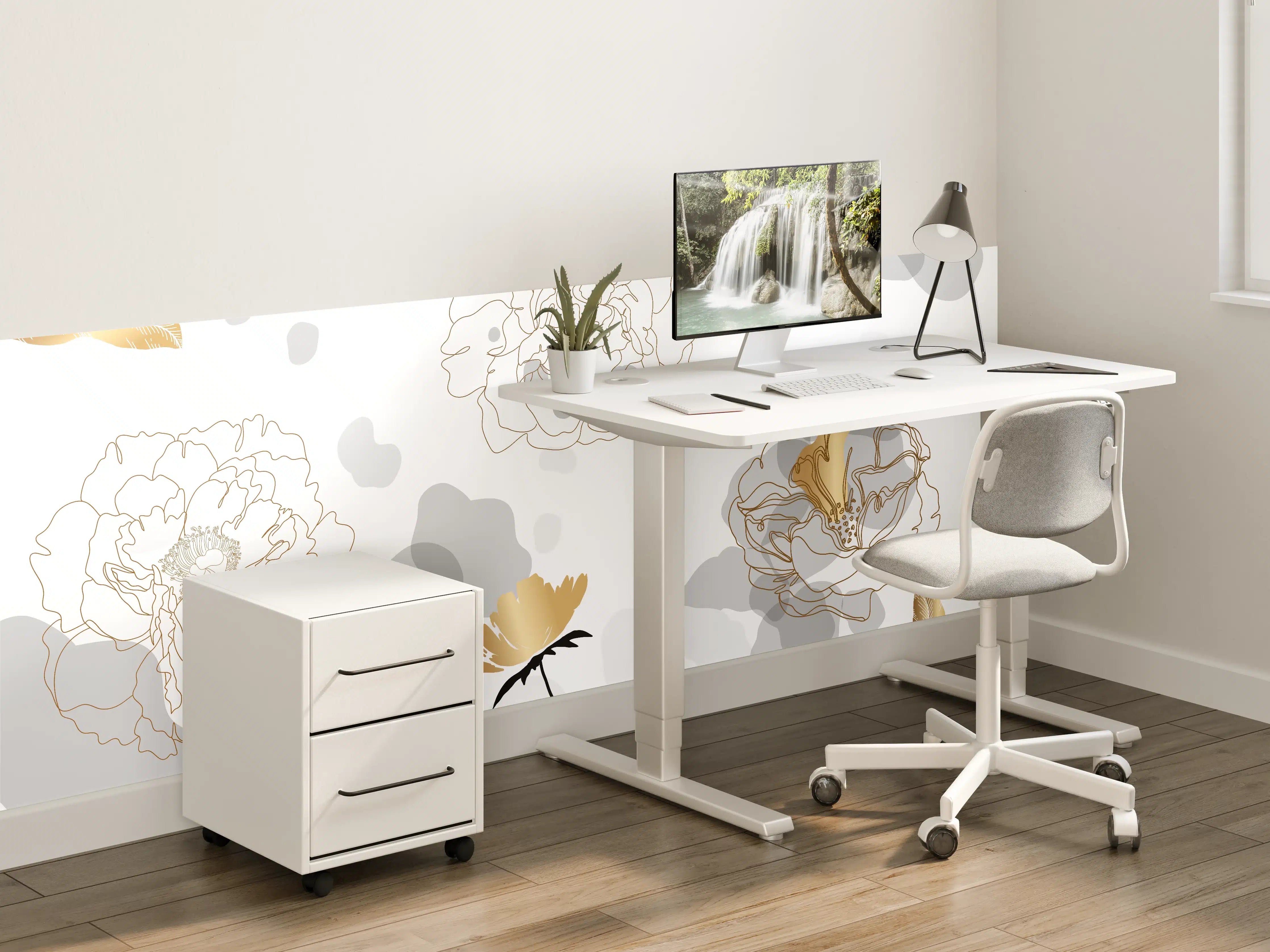 Kinderzimmer Wandgestaltung - Elegante Blüten mit Goldakzenten in neutralen Tönen