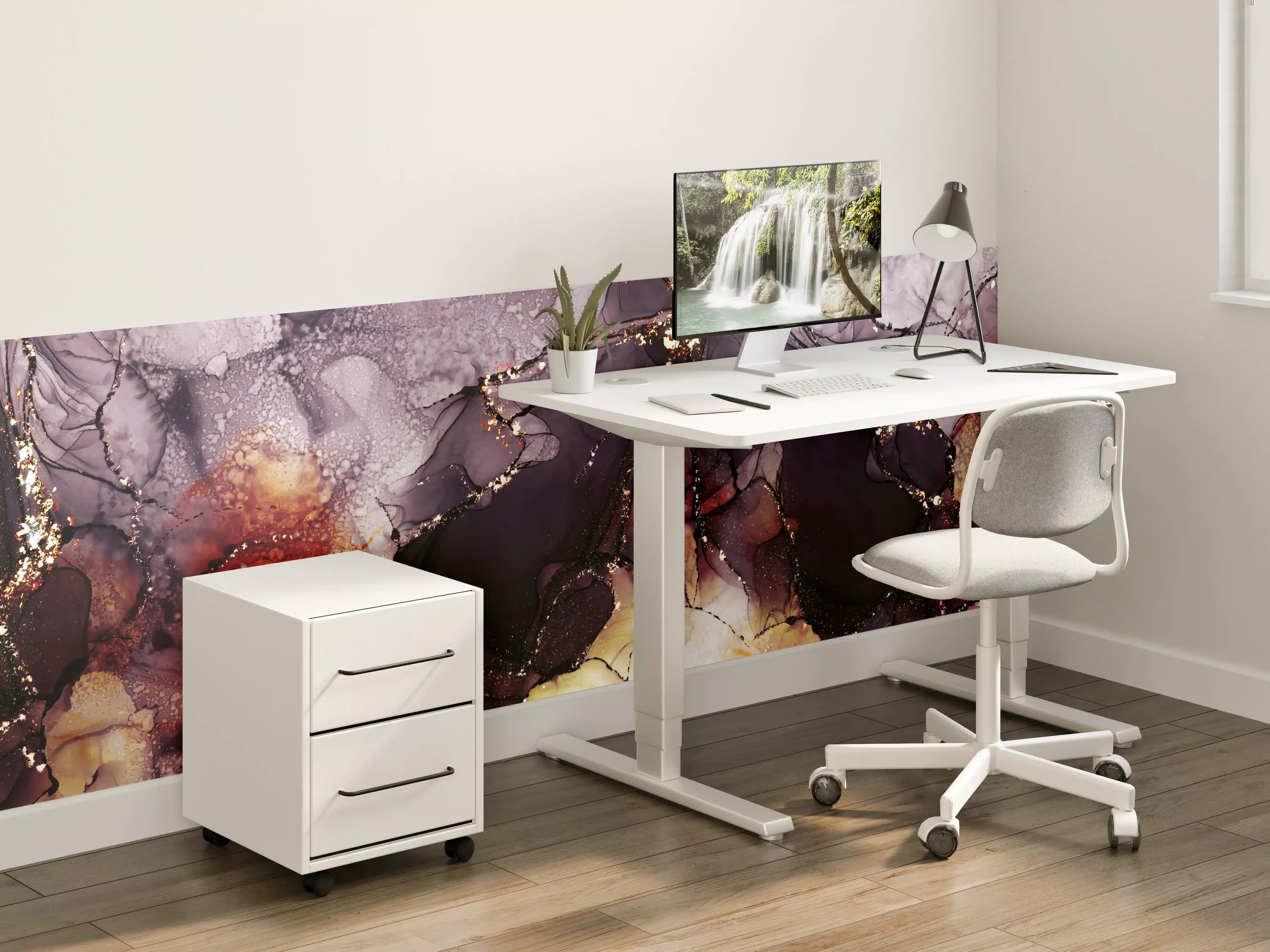 Kinderzimmer Wandgestaltung - Elegante Marmorstruktur mit Goldakzenten