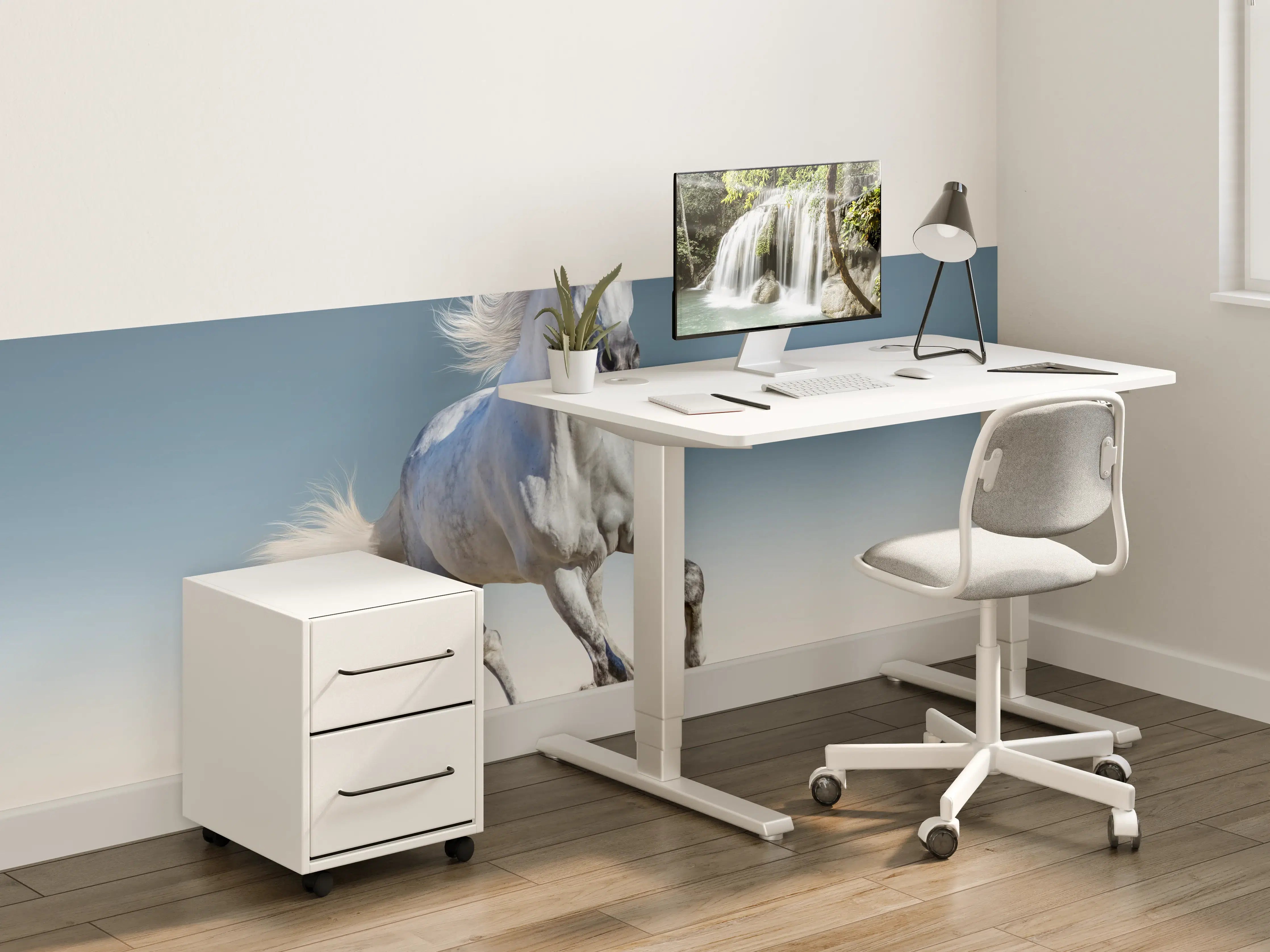 Kinderzimmer Wandgestaltung - Eleganter galoppierender weißer Pferd in Wüstenlandschaft